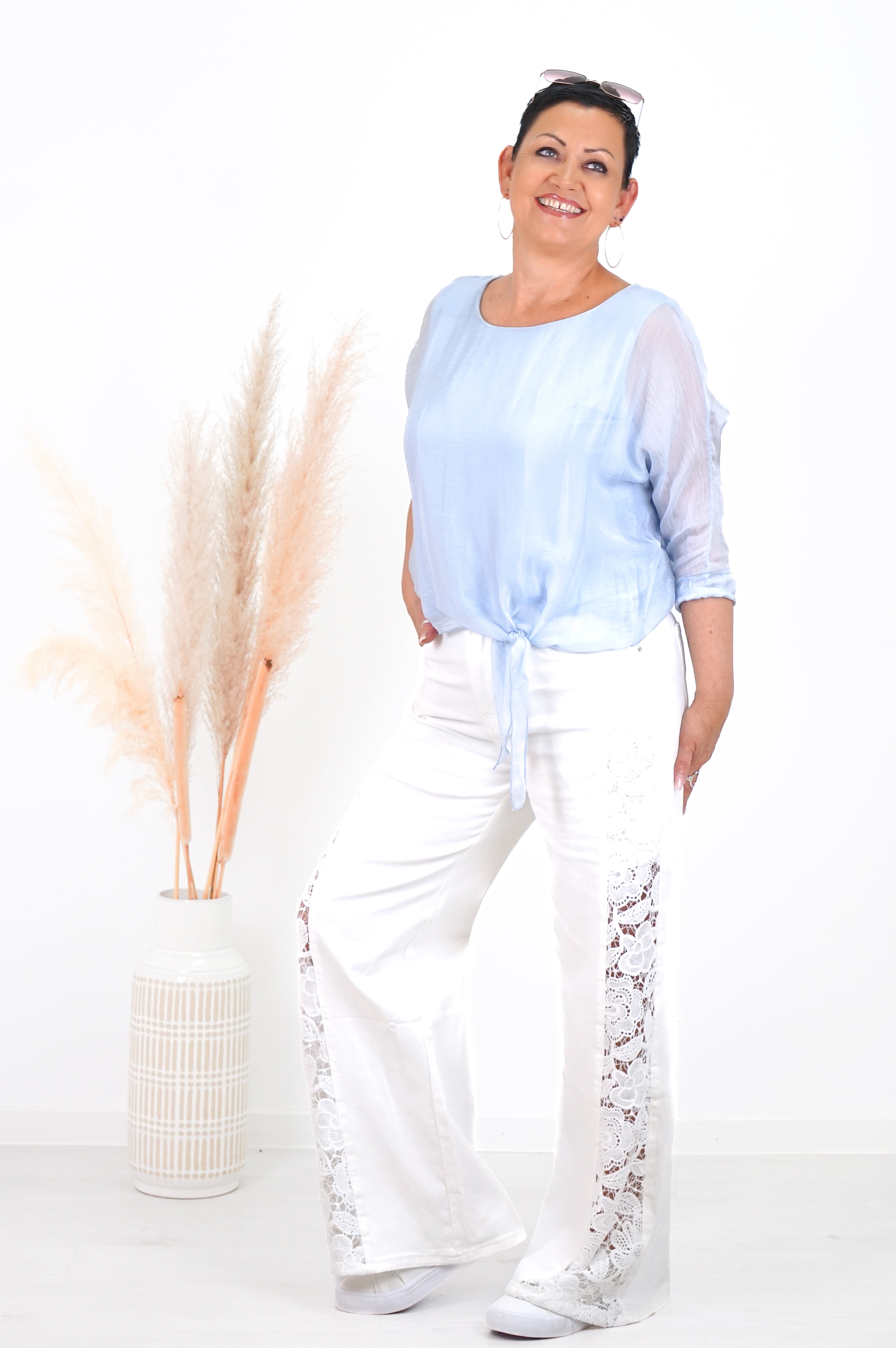 Straight Jeans mit Blumeneinsatz