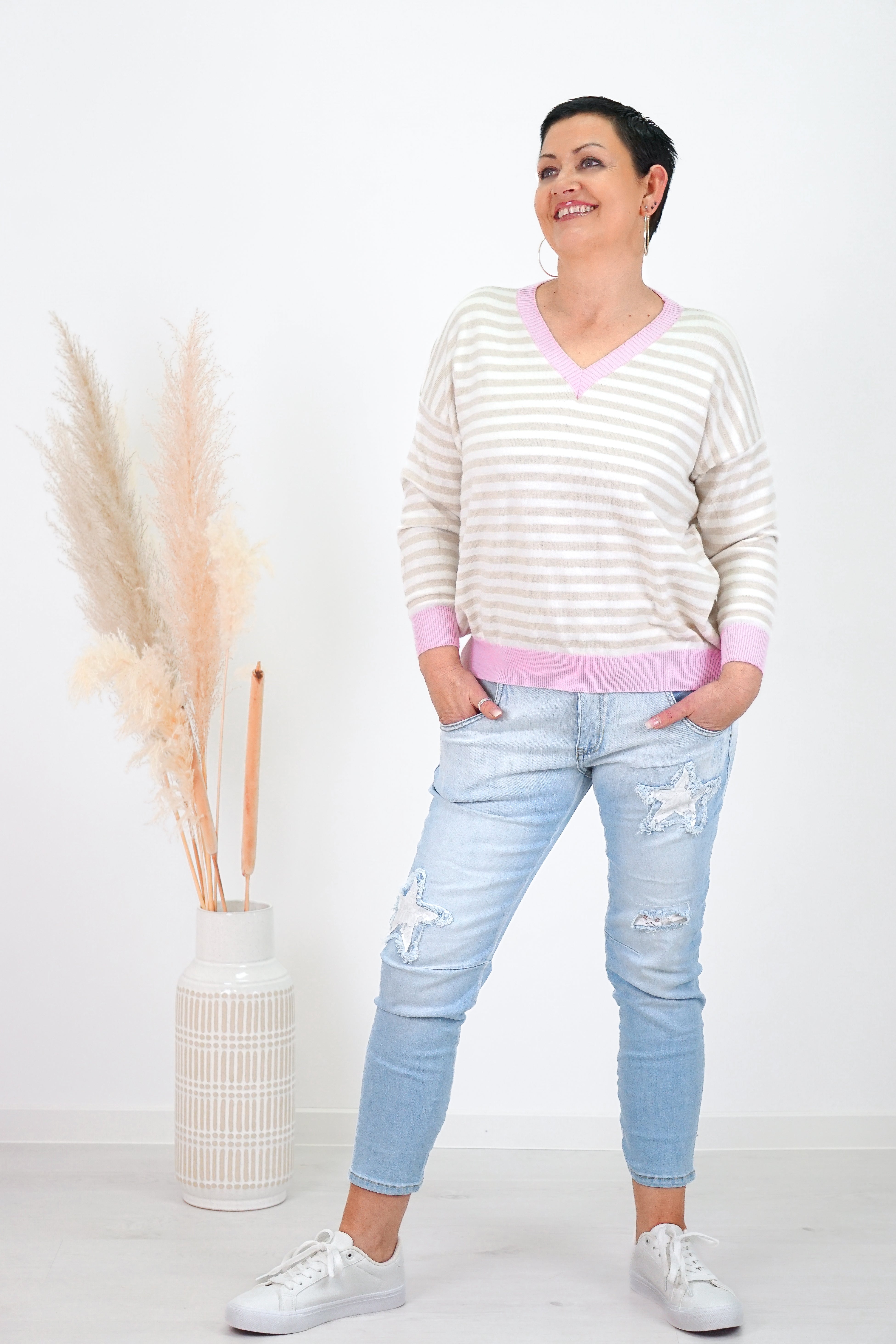 Gestreifter Feinstrickpulli, rosa