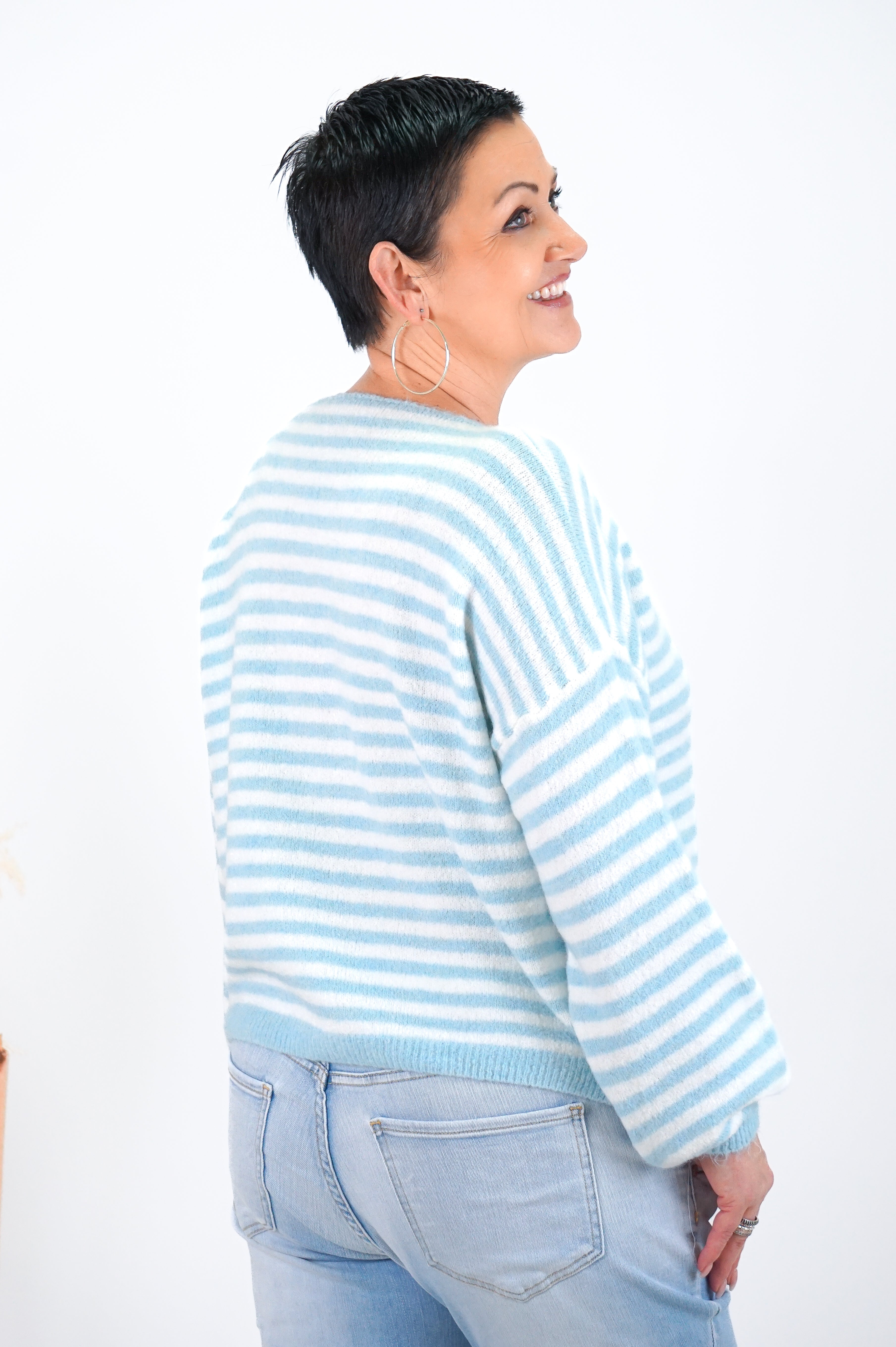 Gestreifte Strickjacke, türkisblau/offwhite