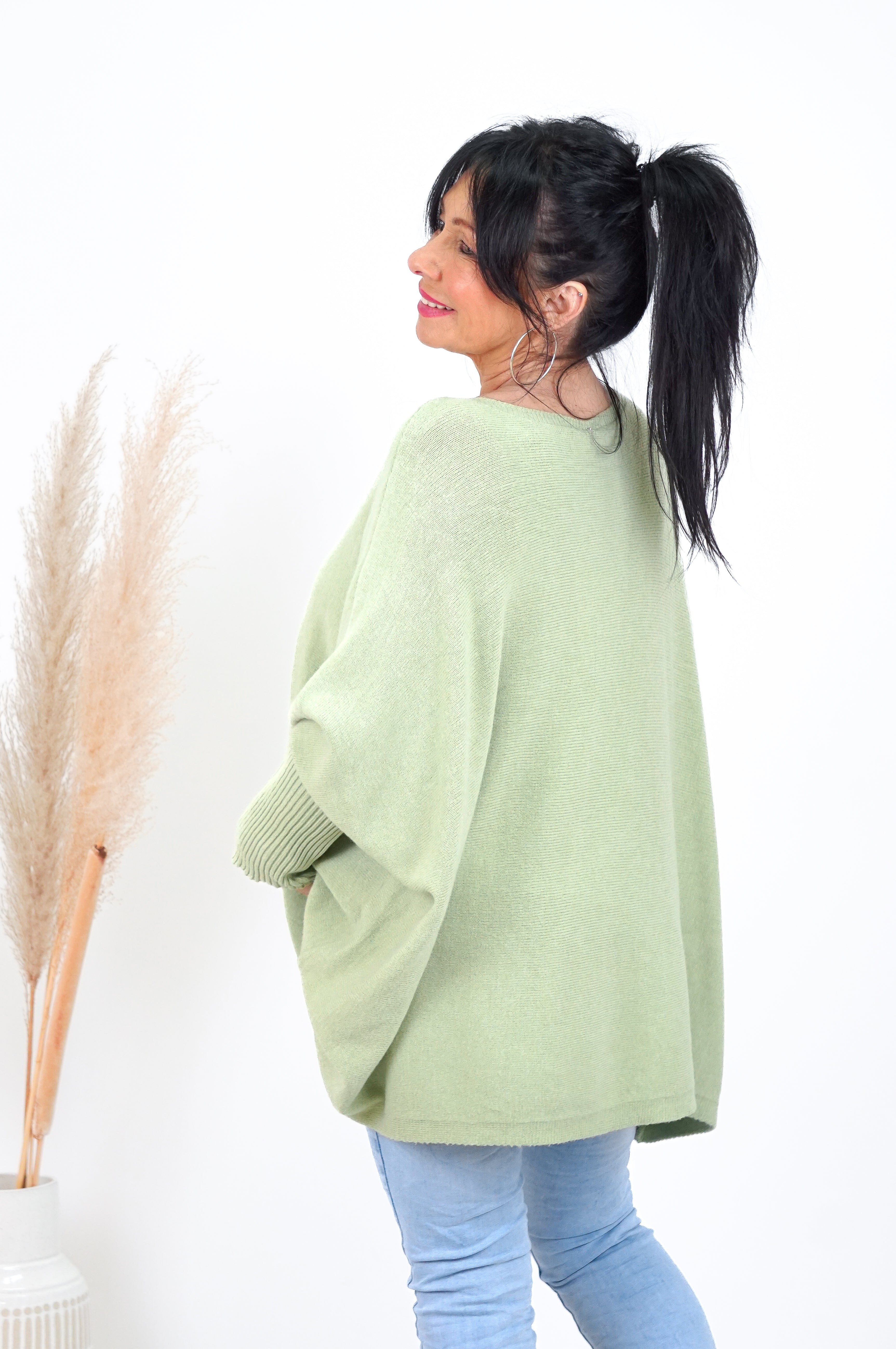 Weiter Feinstrickpulli, grün