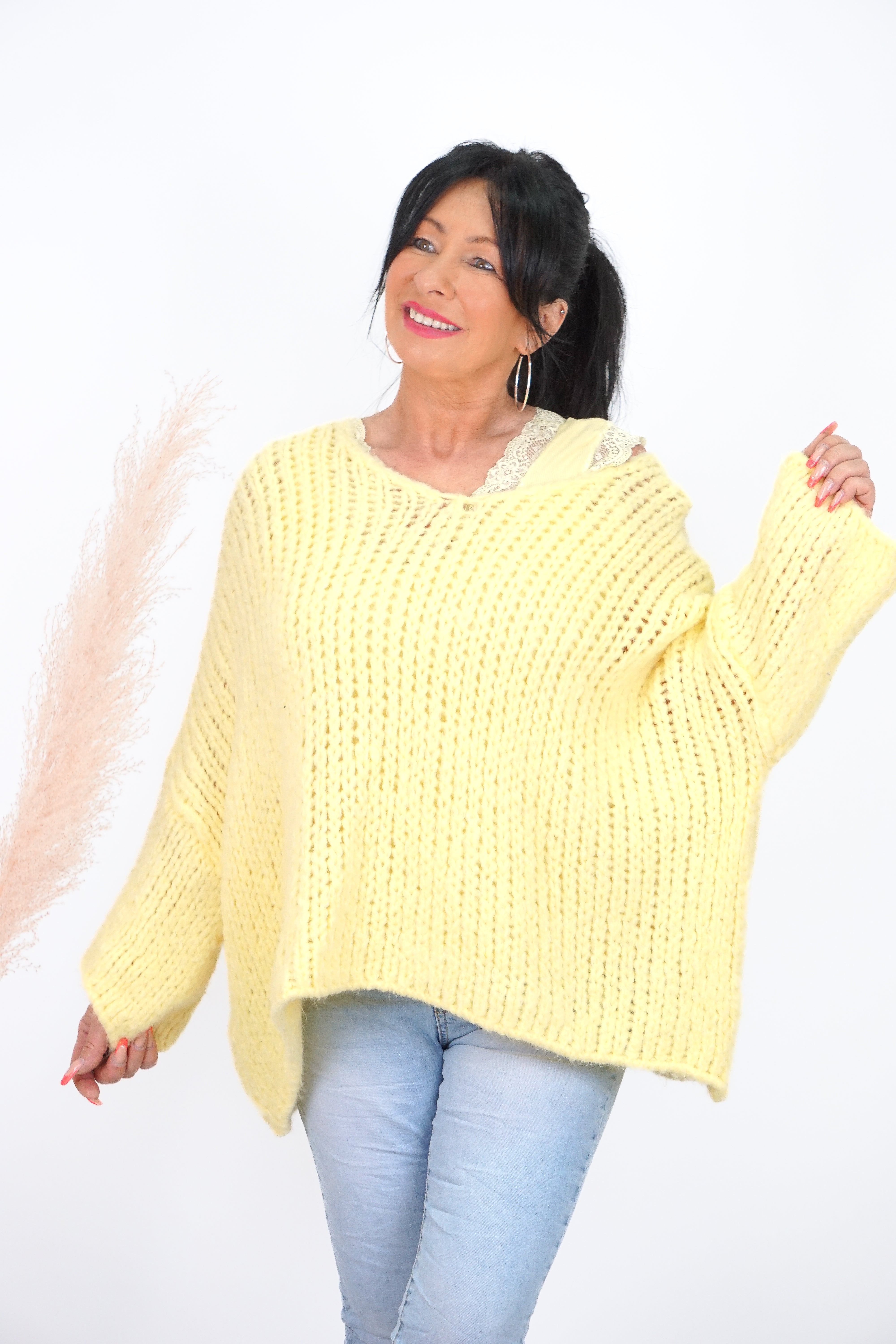 Grober Basic Strickpulli, pastellgelb