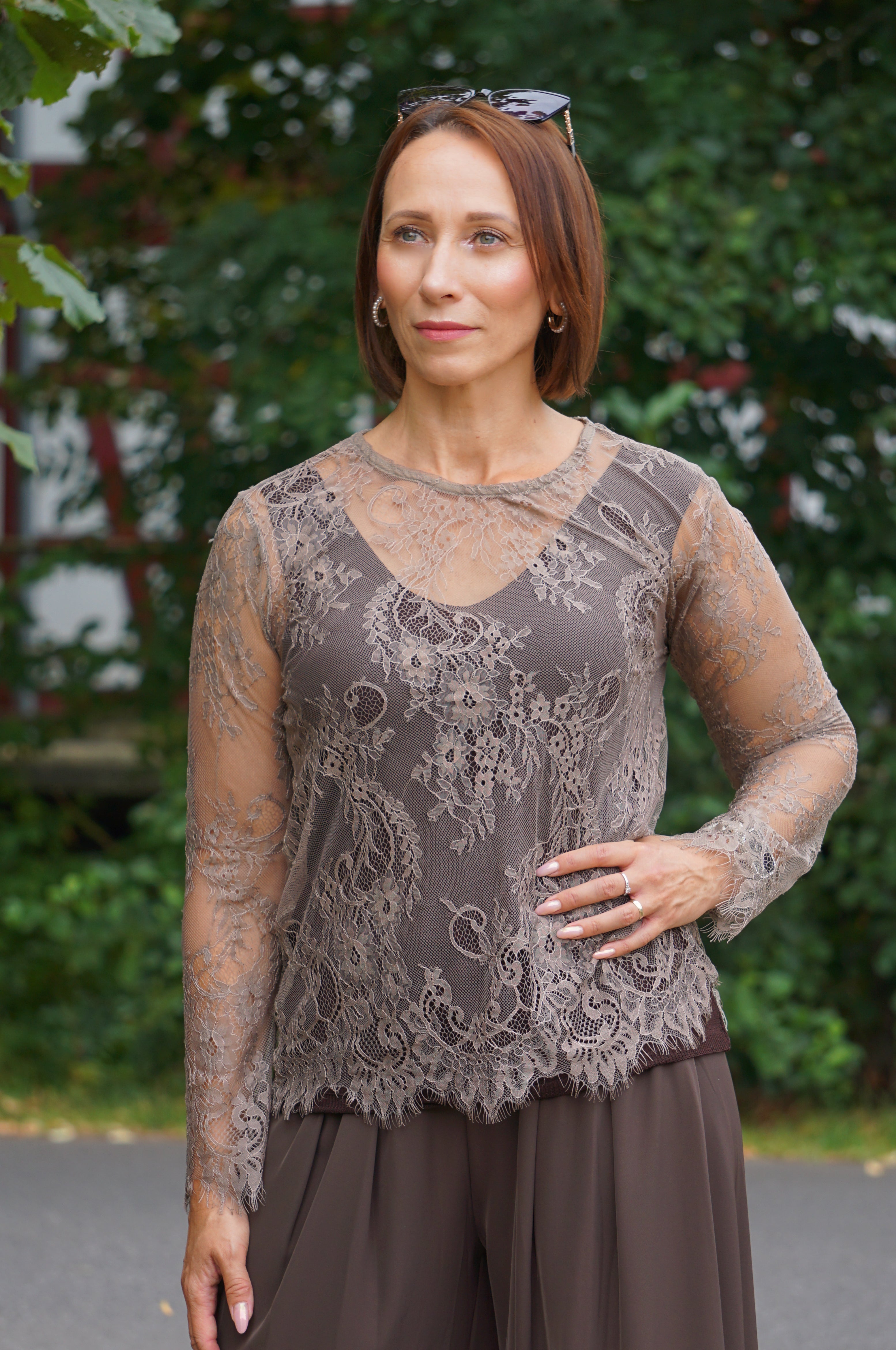 Spitzenshirt, taupe