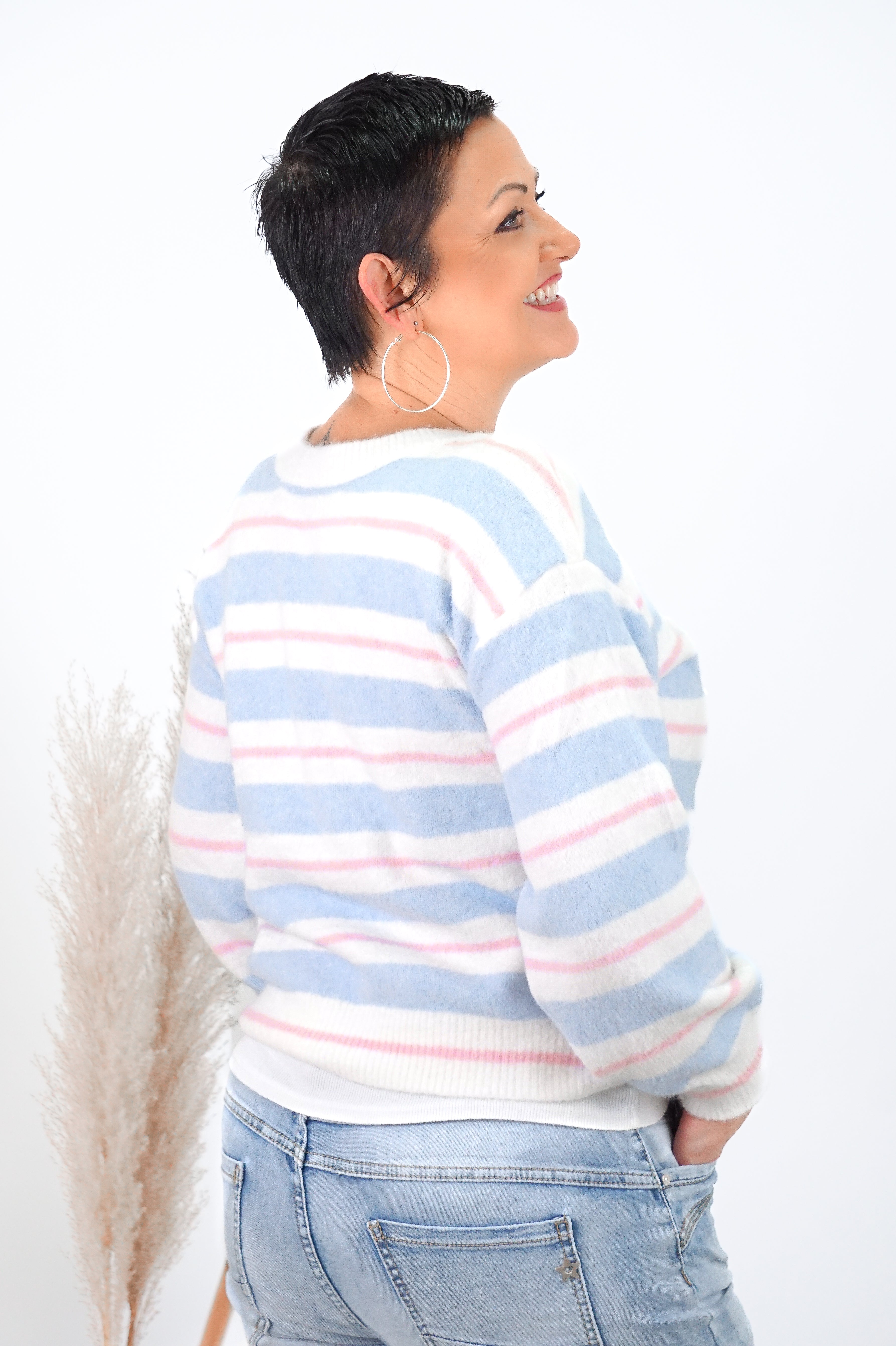 Strickjacke „romantic“, hellblau