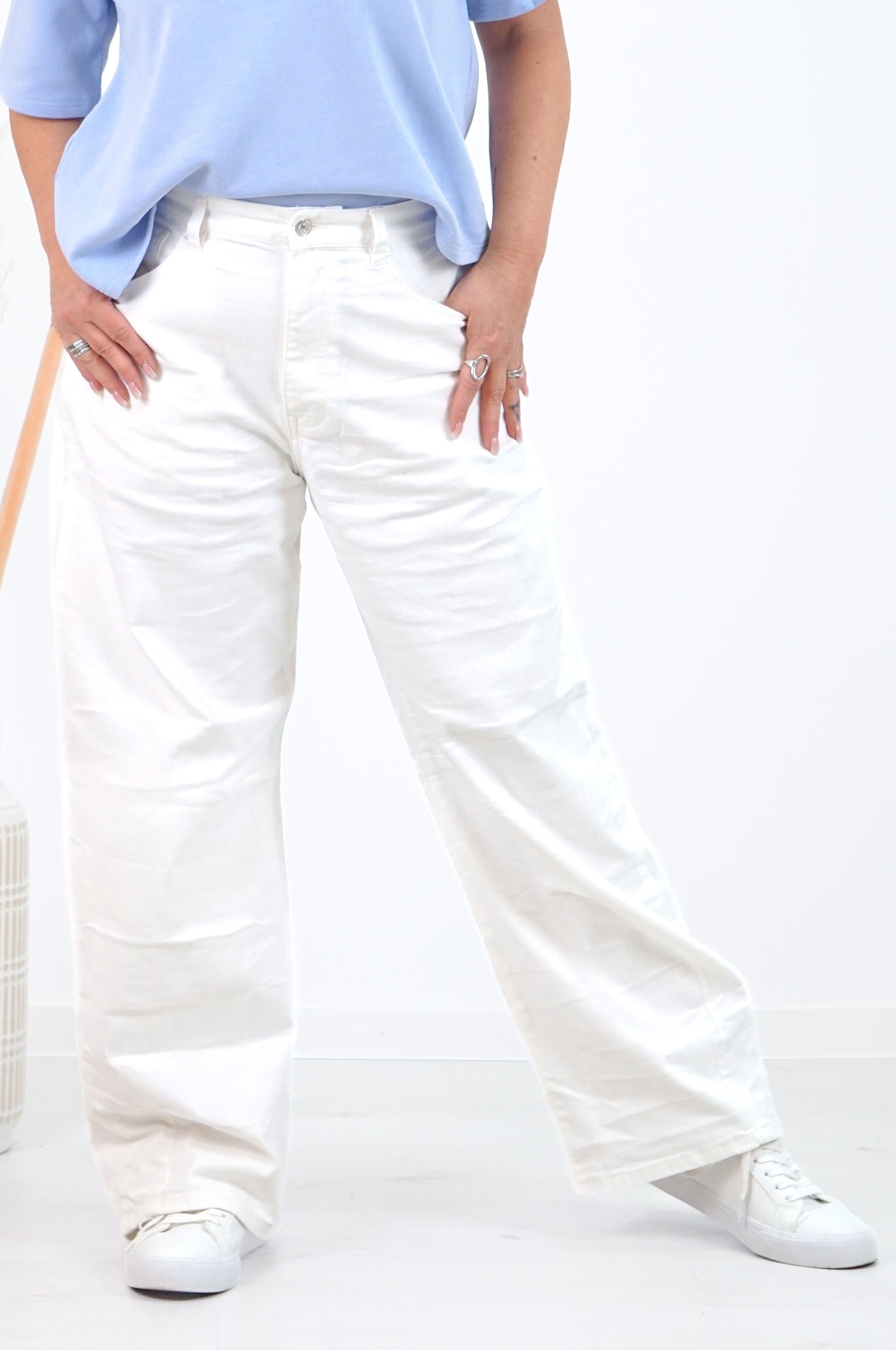 Sexy Woman Jeans mit weitem Bein