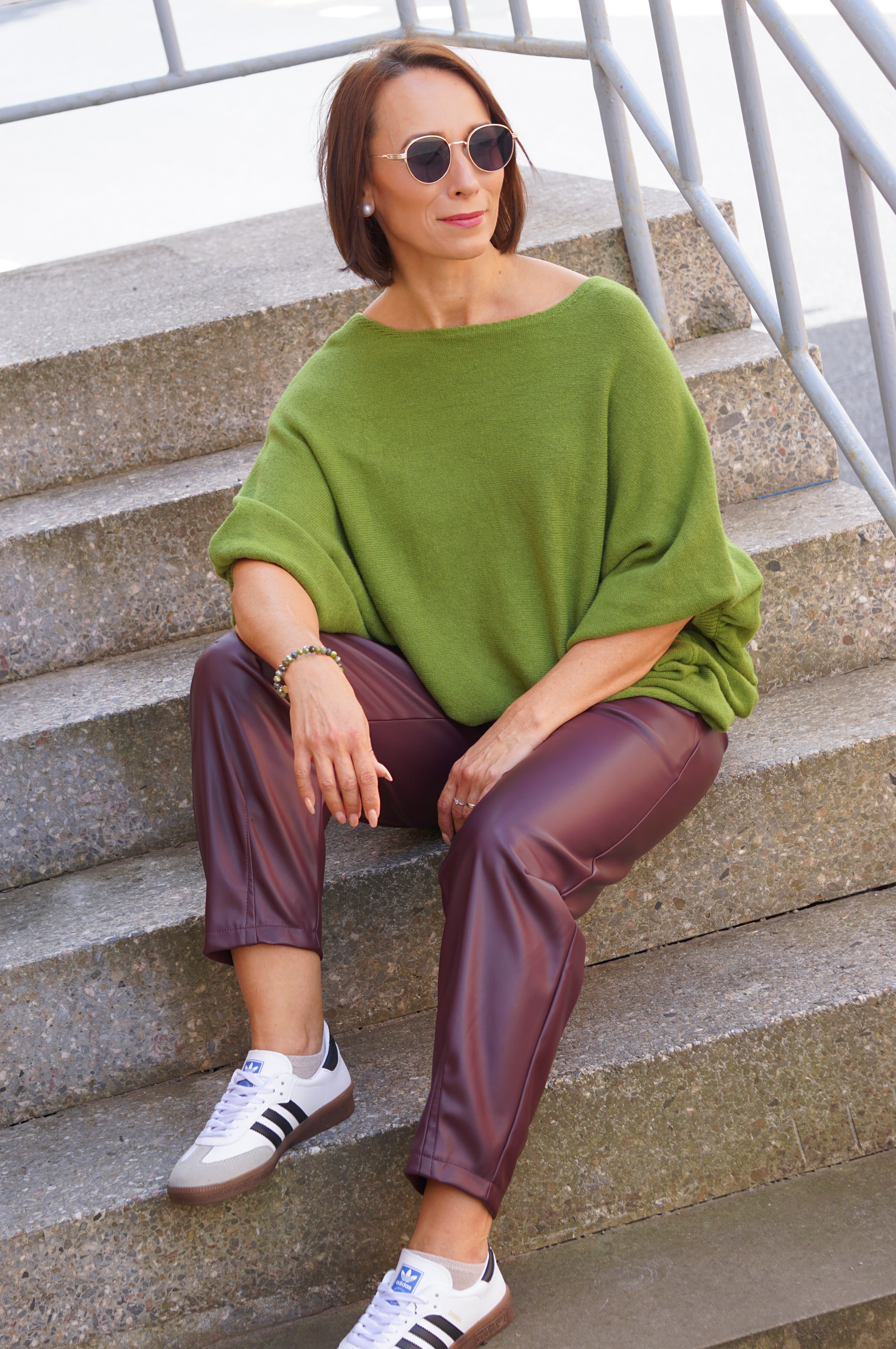 Weiter Kurzarm Feinstrickpulli, grün