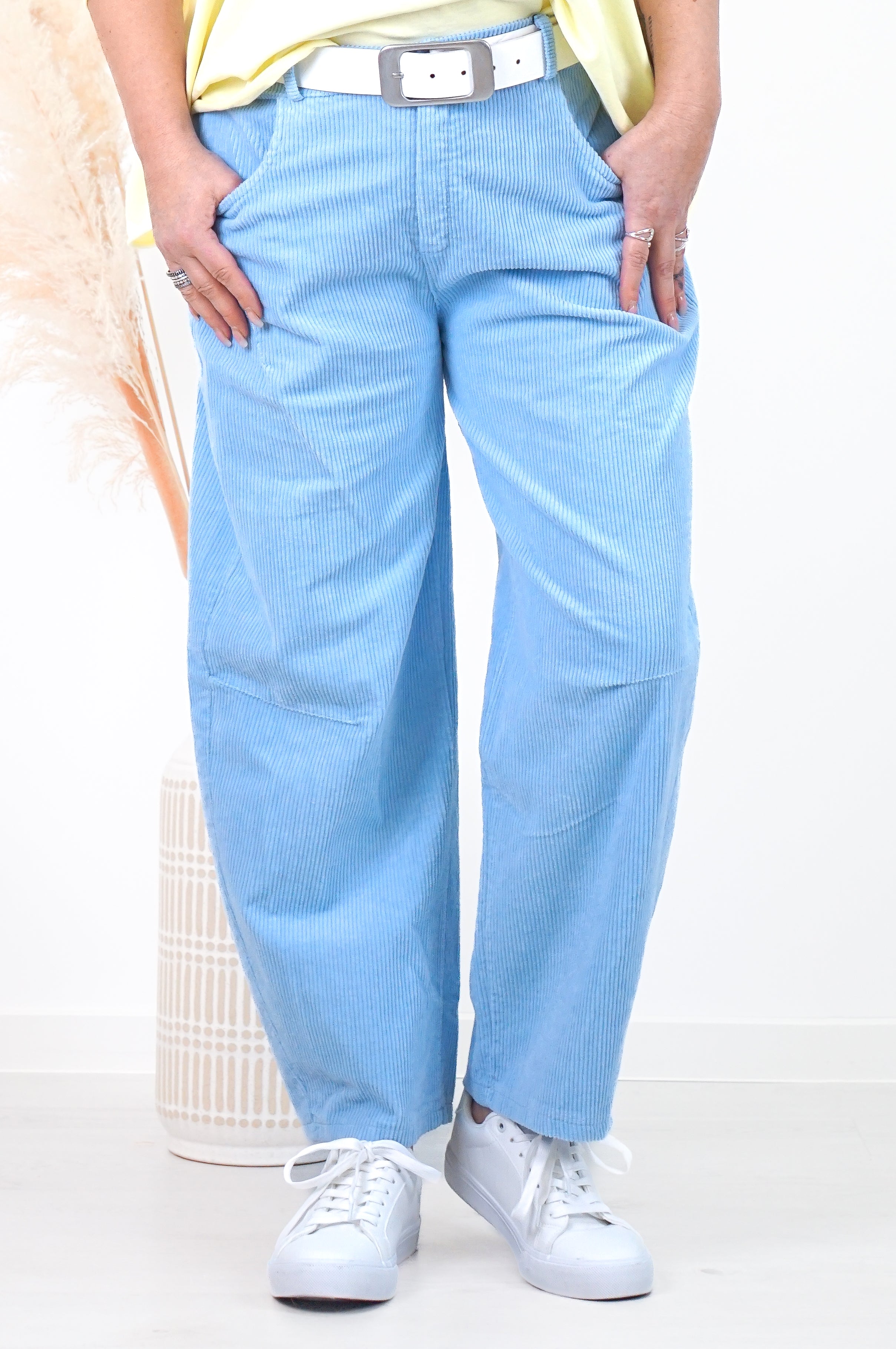 Cordhose im Ballonfit, hellblau