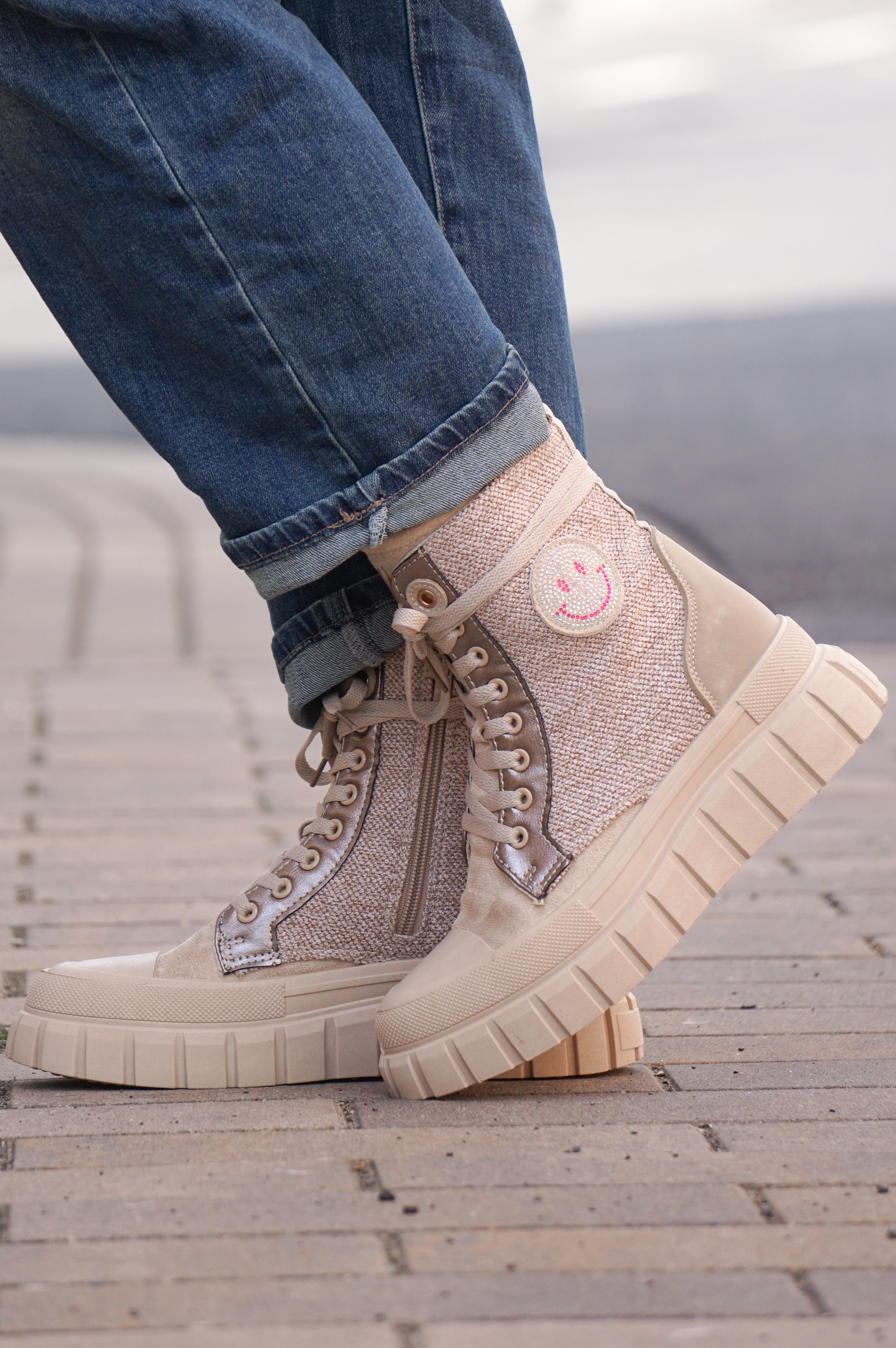 Hoher Sneaker "smile", beige