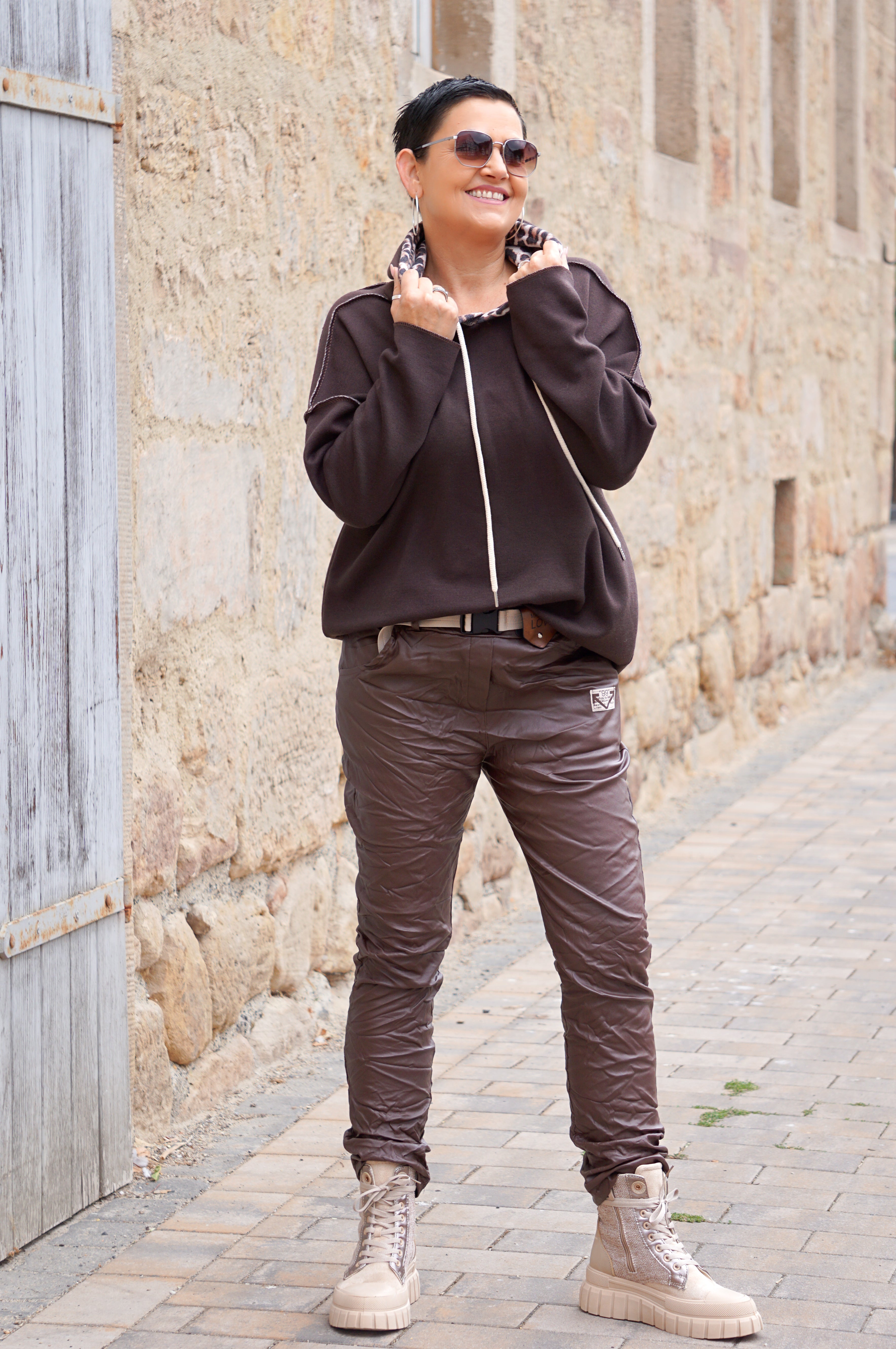 Hoher Sneaker "smile", beige