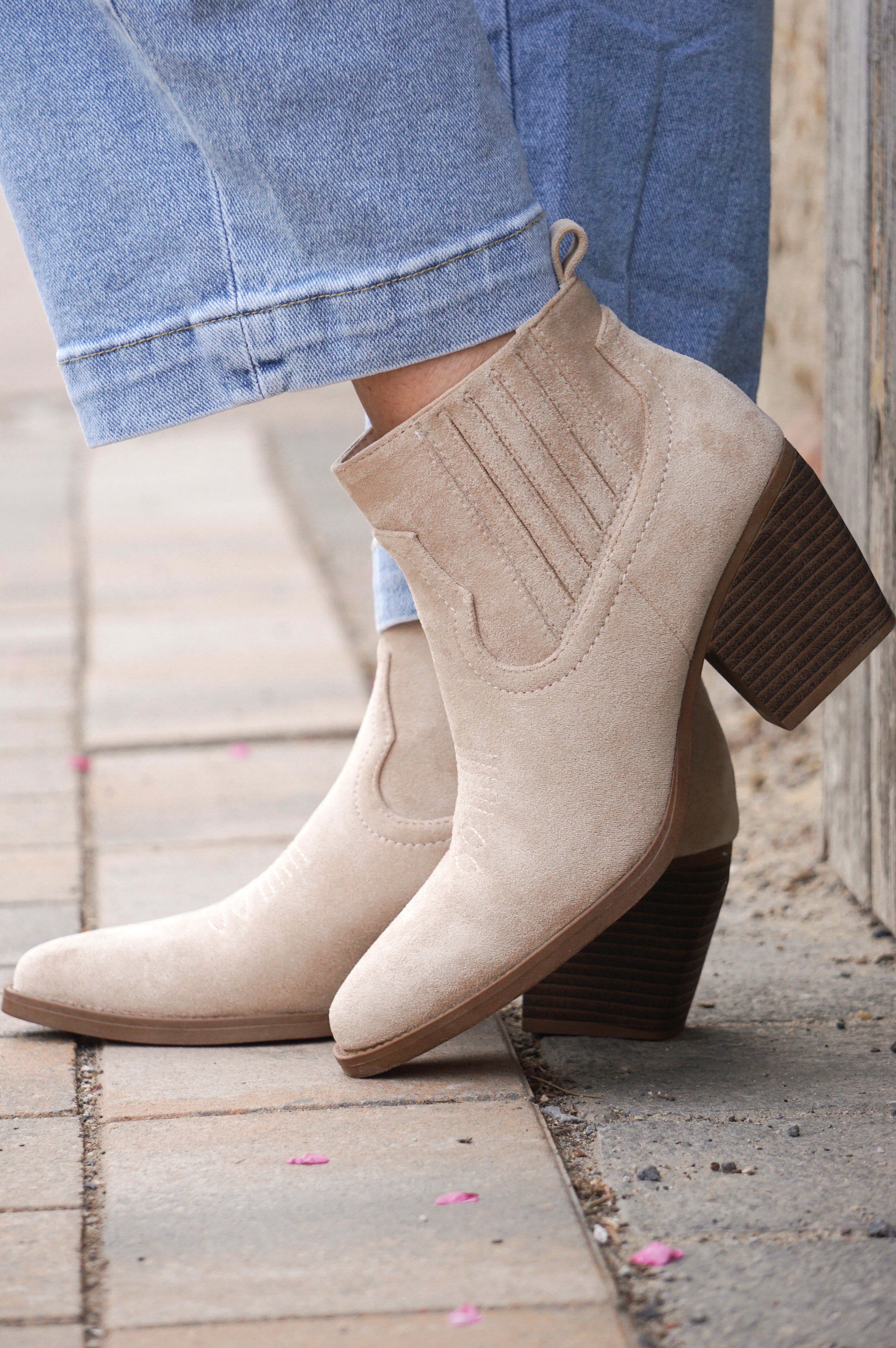 Tiefe Cowboy Boots in wildleder-Optik