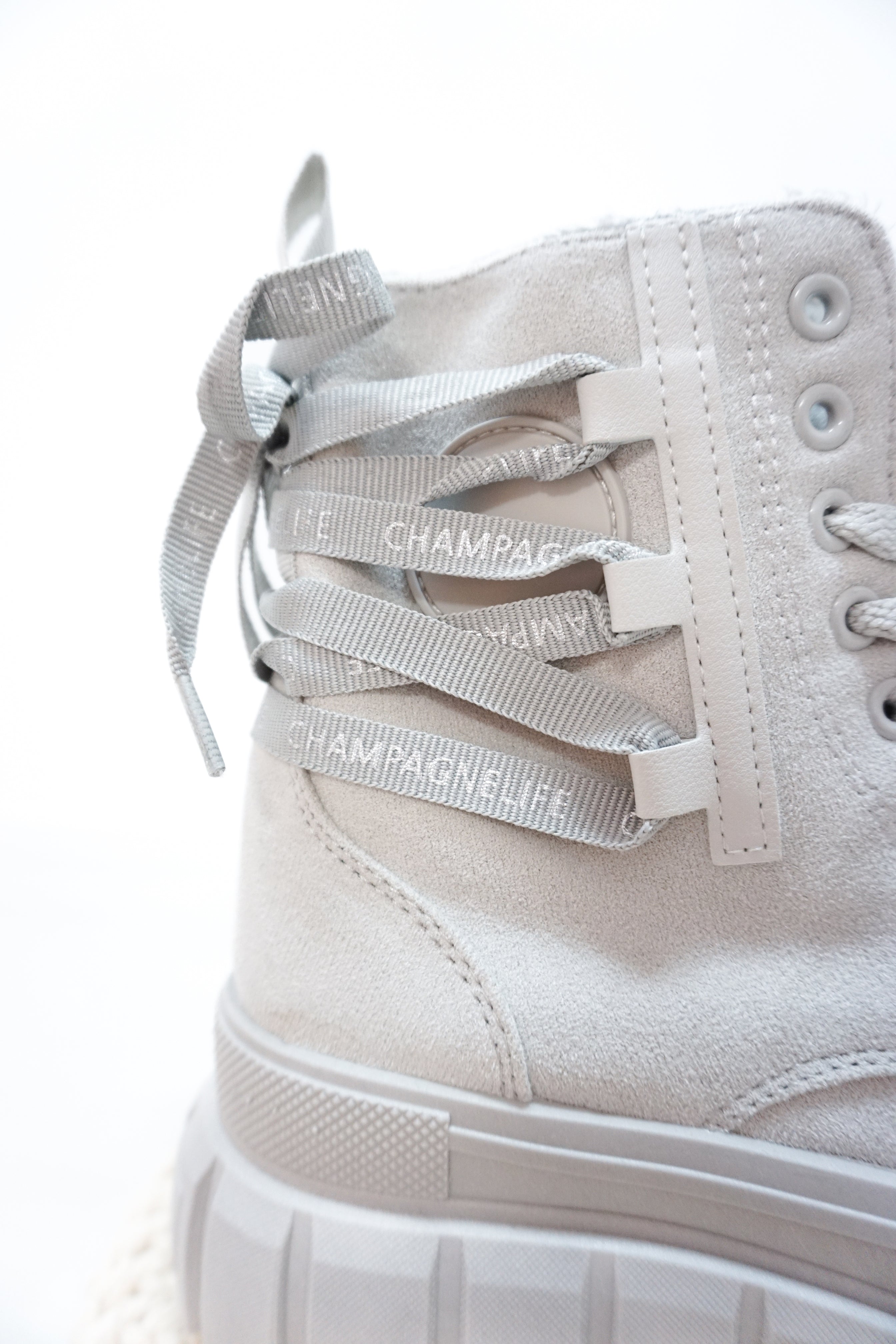 Hoher Sneaker "Amour" grau
