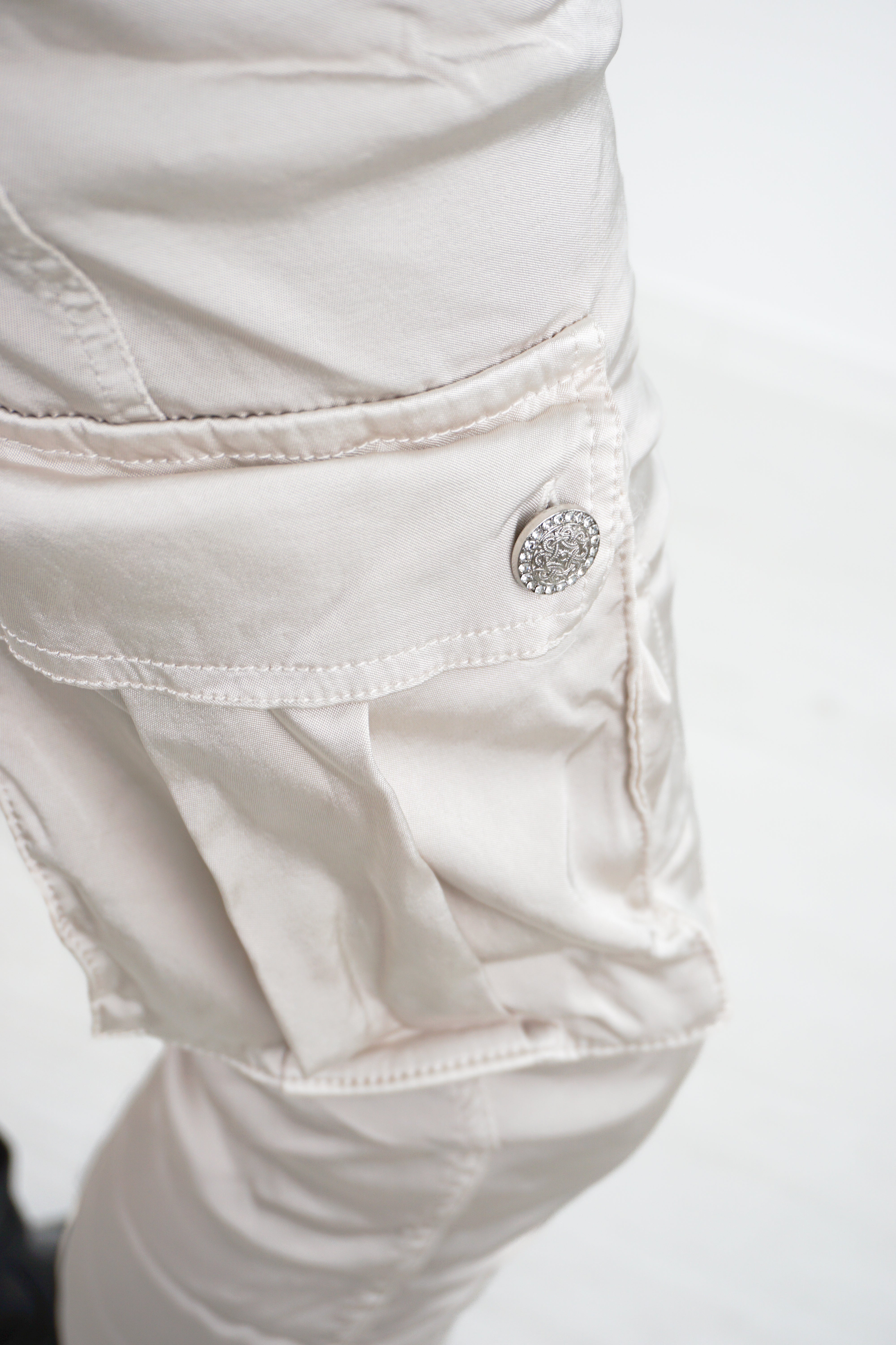 Cargo Jogpant im Satin Look, hellbeige