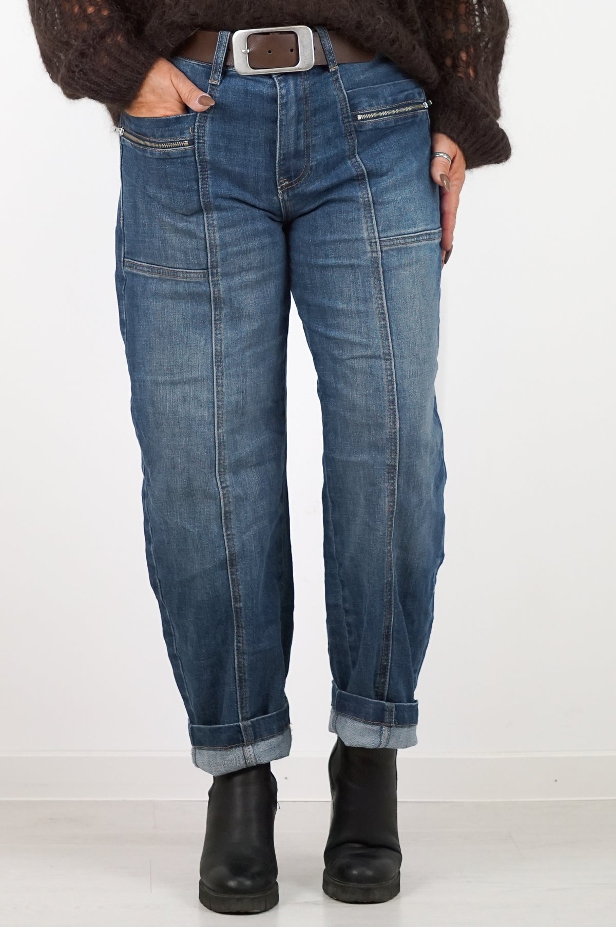 Sexy Woman Barrel Jeans