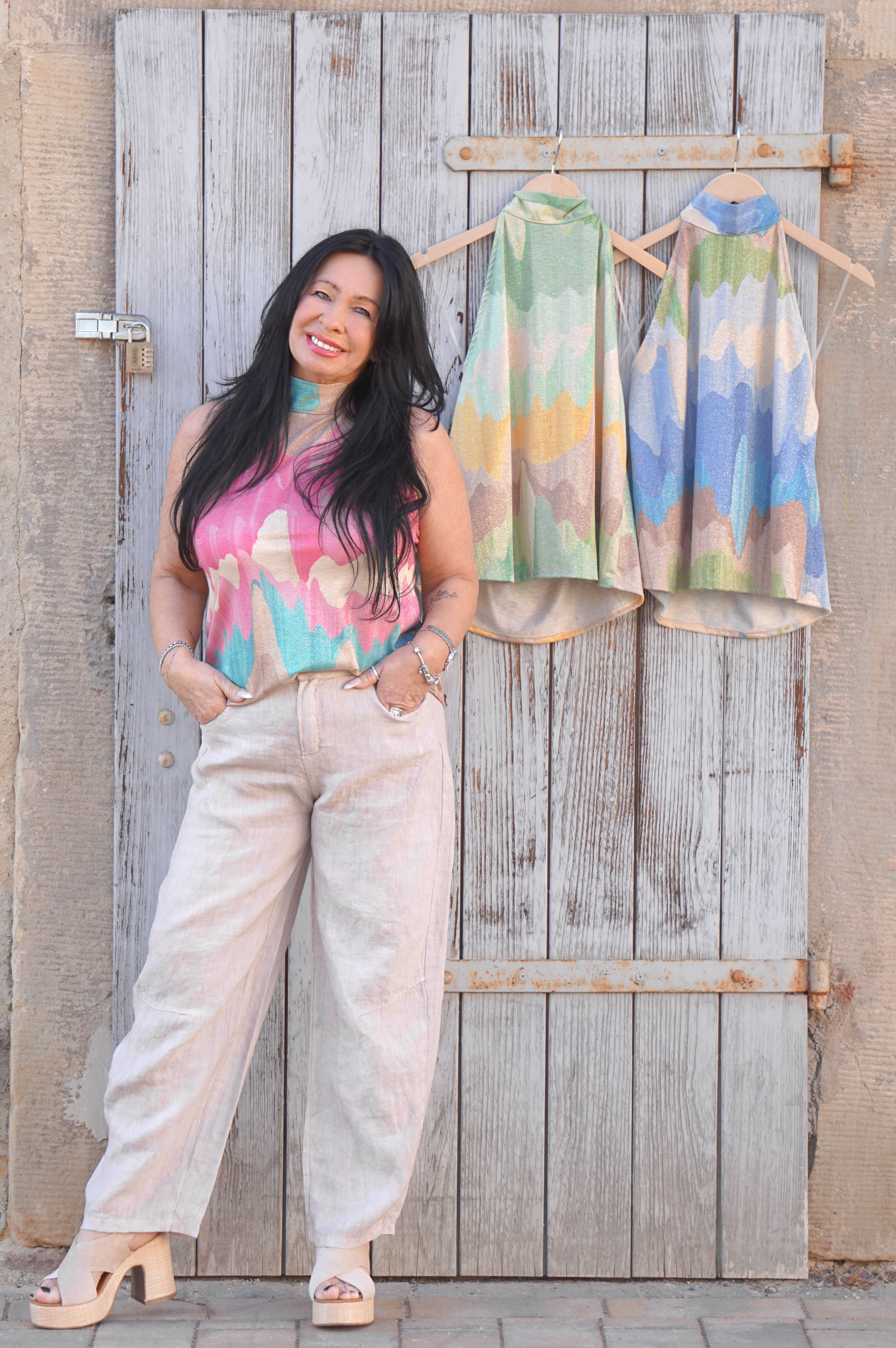 Neckholder-Top mit buntem Print & goldenem Schimmer, pink