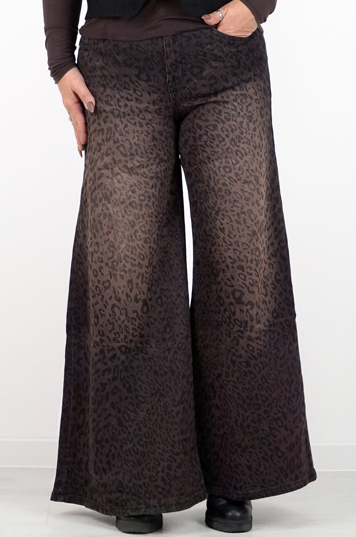 Sexy Woman Palazzo-Jeans mit Leo Print, braun/anthrazit