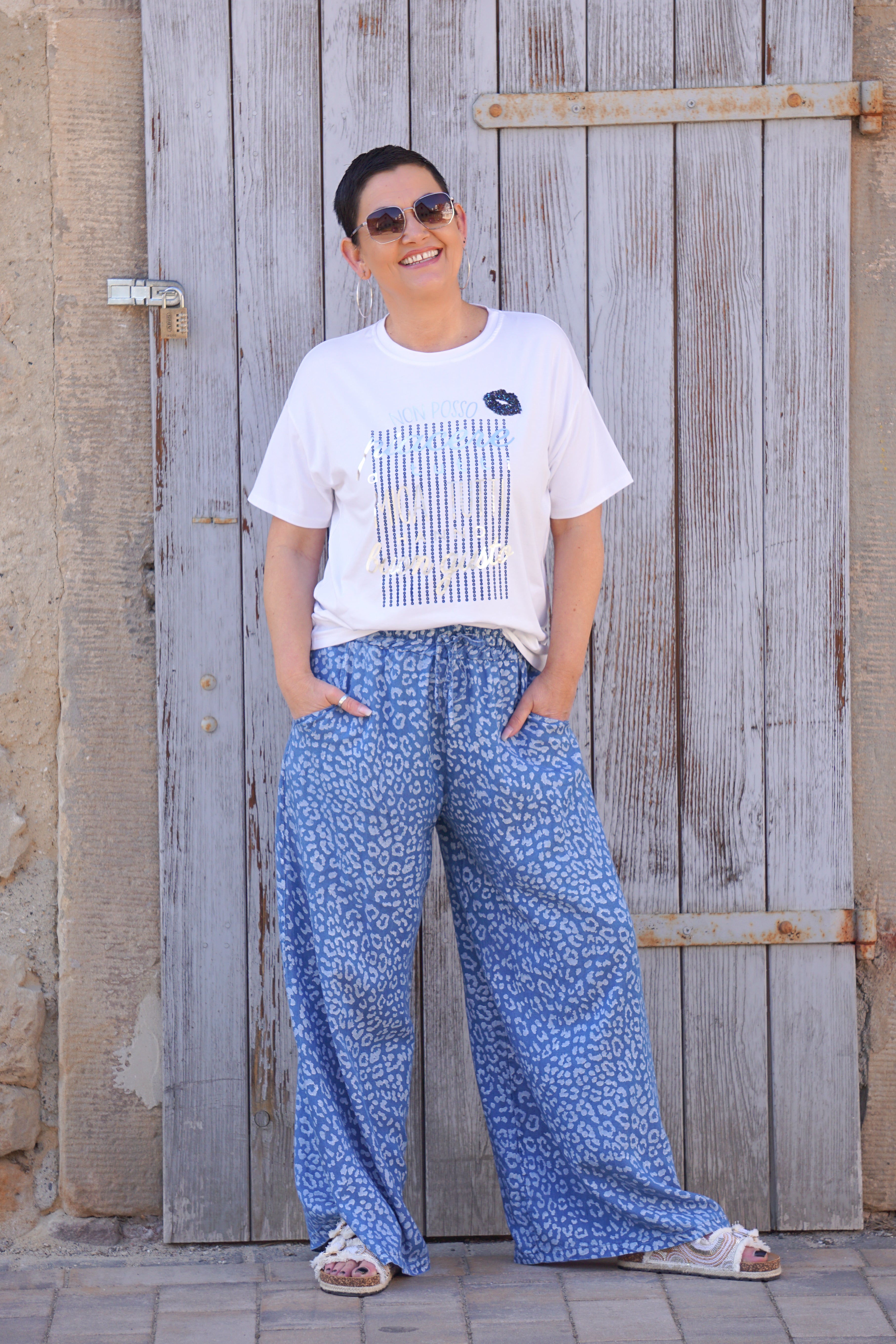 Marlene im Jeanslook mit Leo Print, dunkel