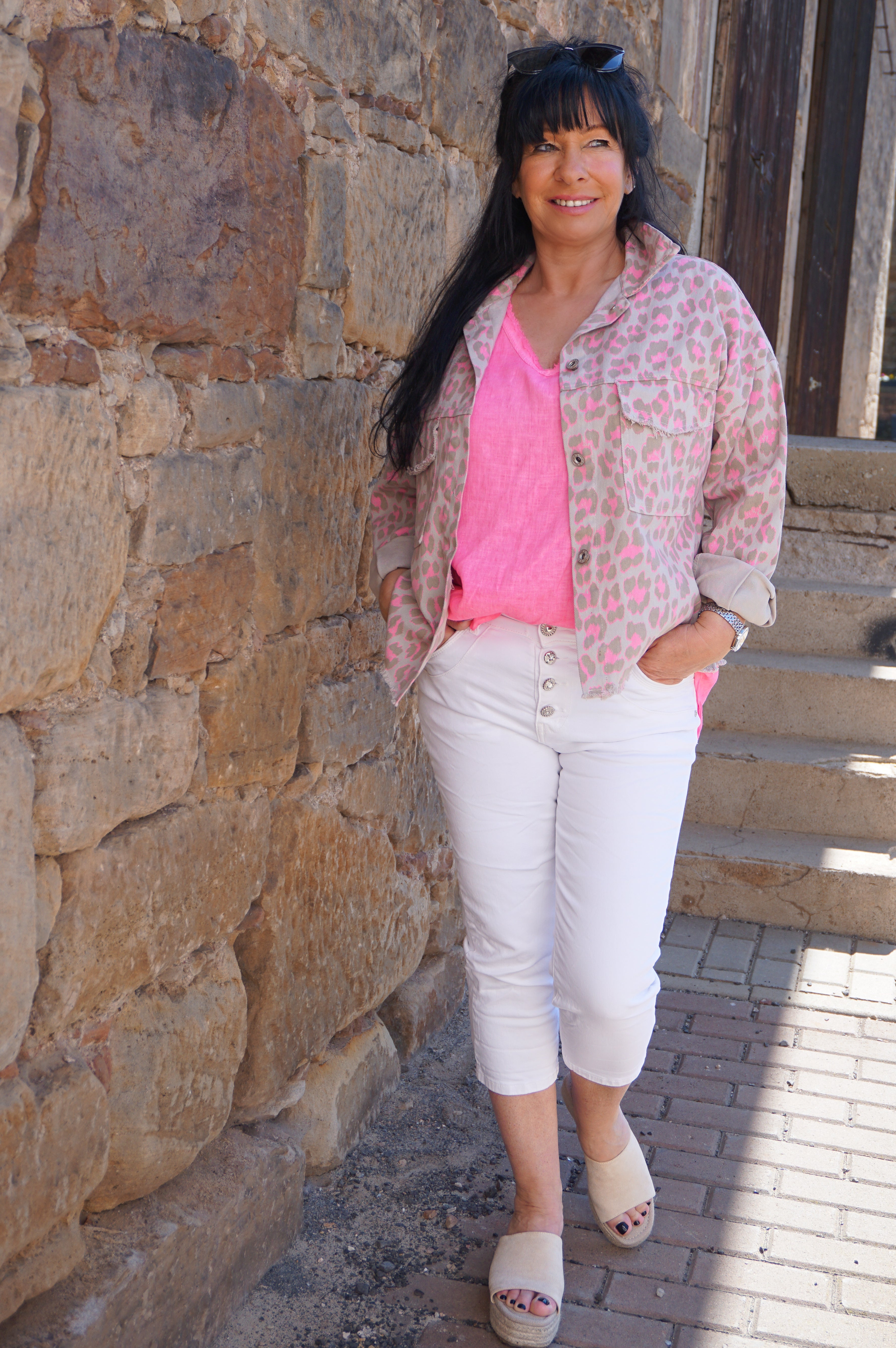 Jeansjacke mit Leo Print, beige/pink