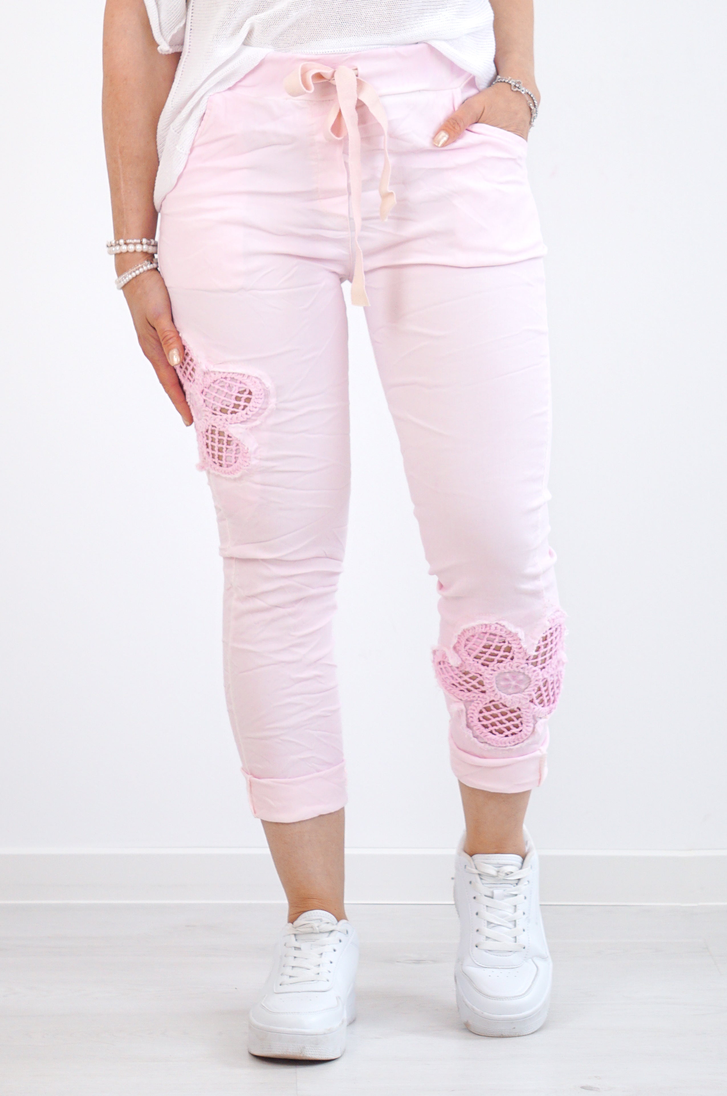 Jogpant mit Häkelblumen, rosa