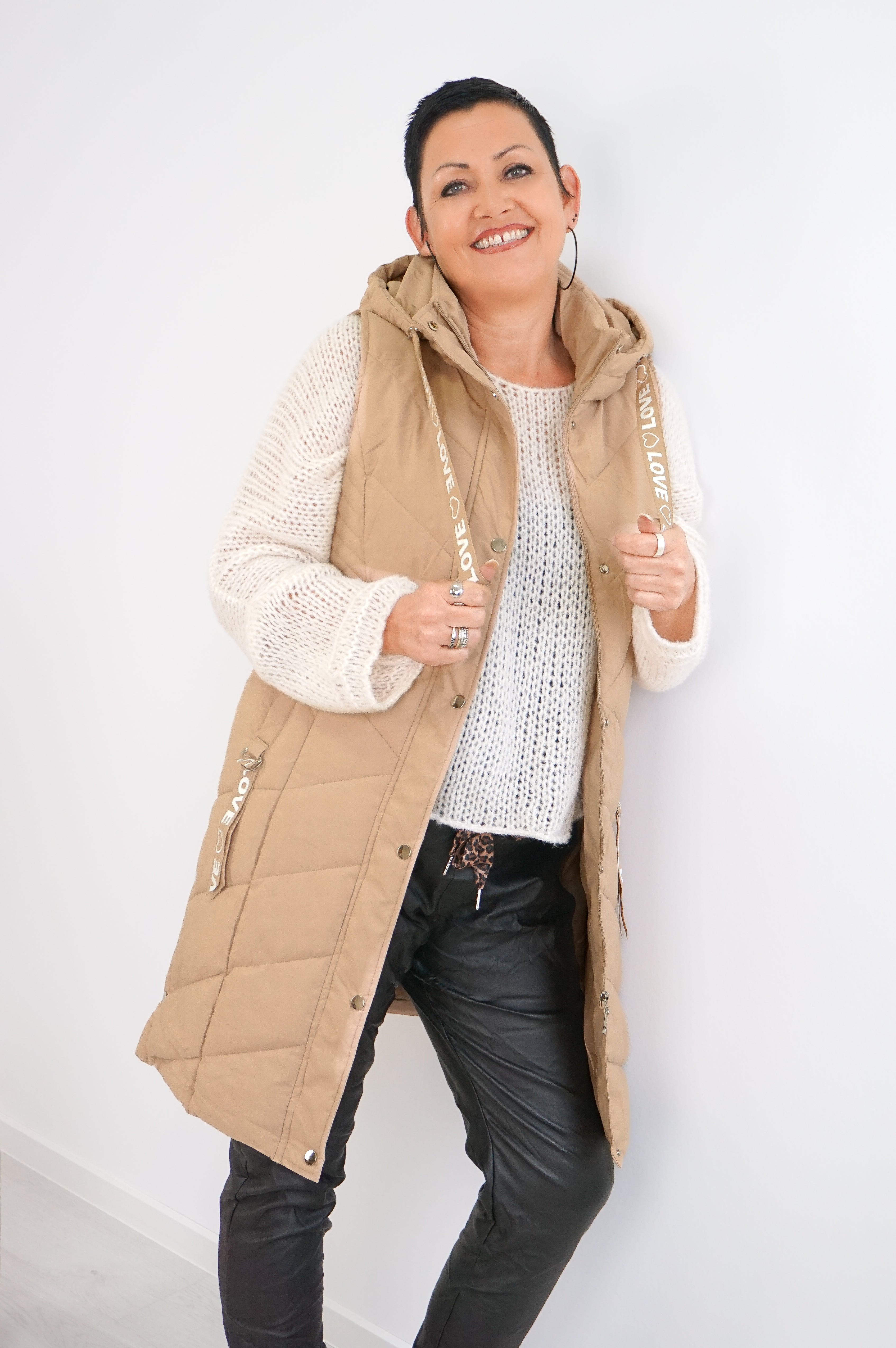 Lange Steppweste “Love“, camel