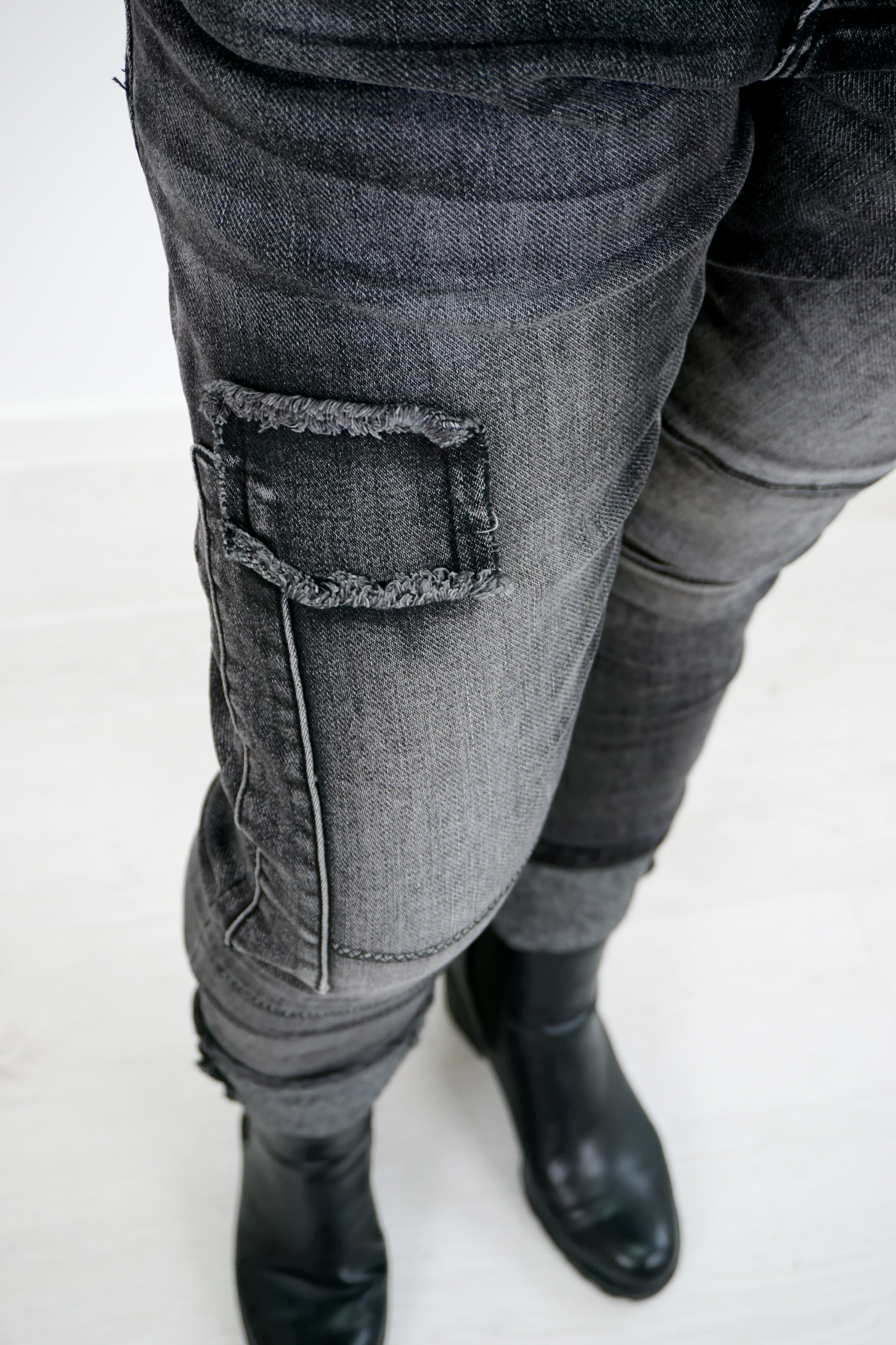 Sexy Woman Jeans mit Patches, grau