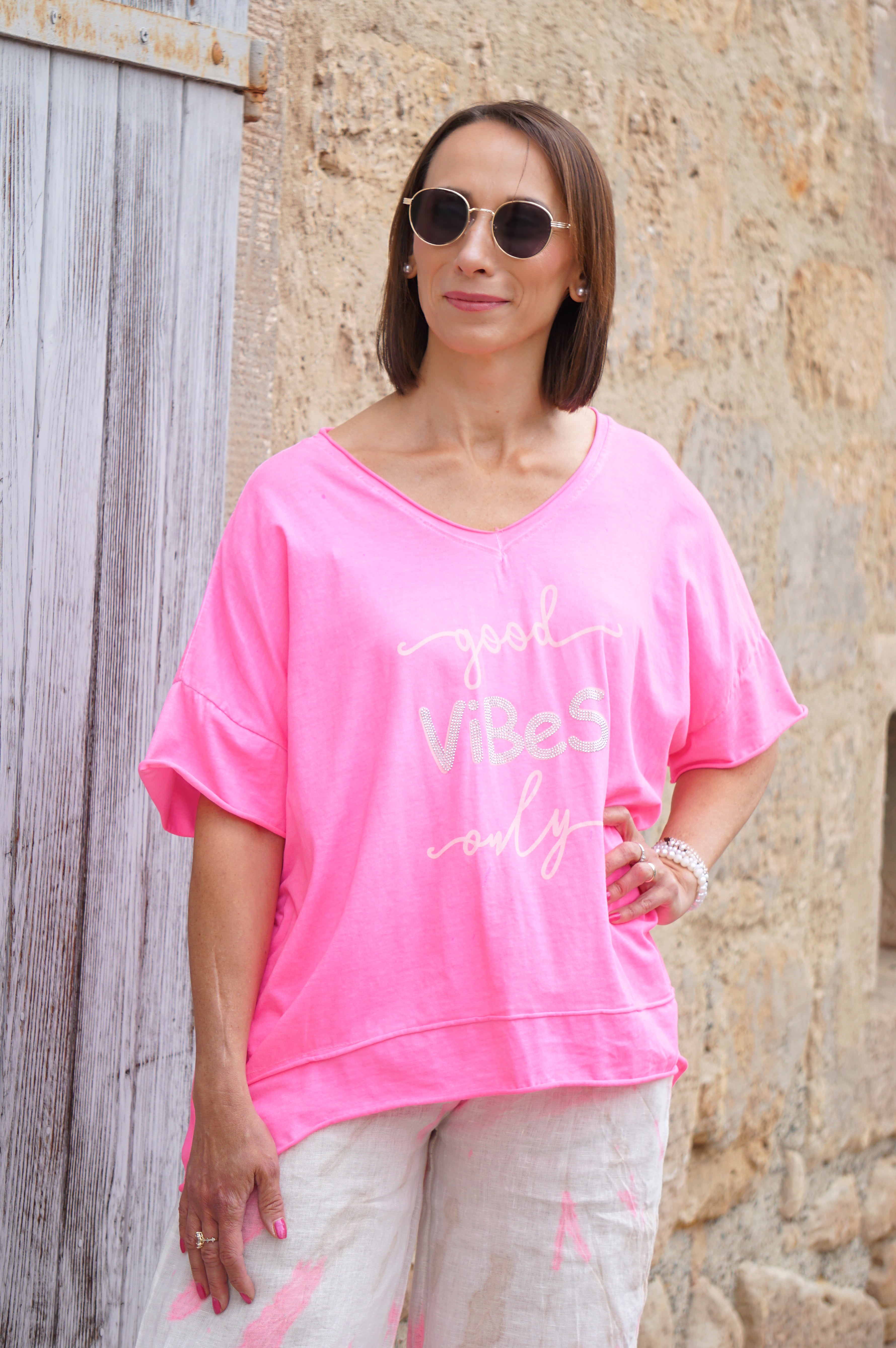 T-Shirt "good vibes only", neonpink