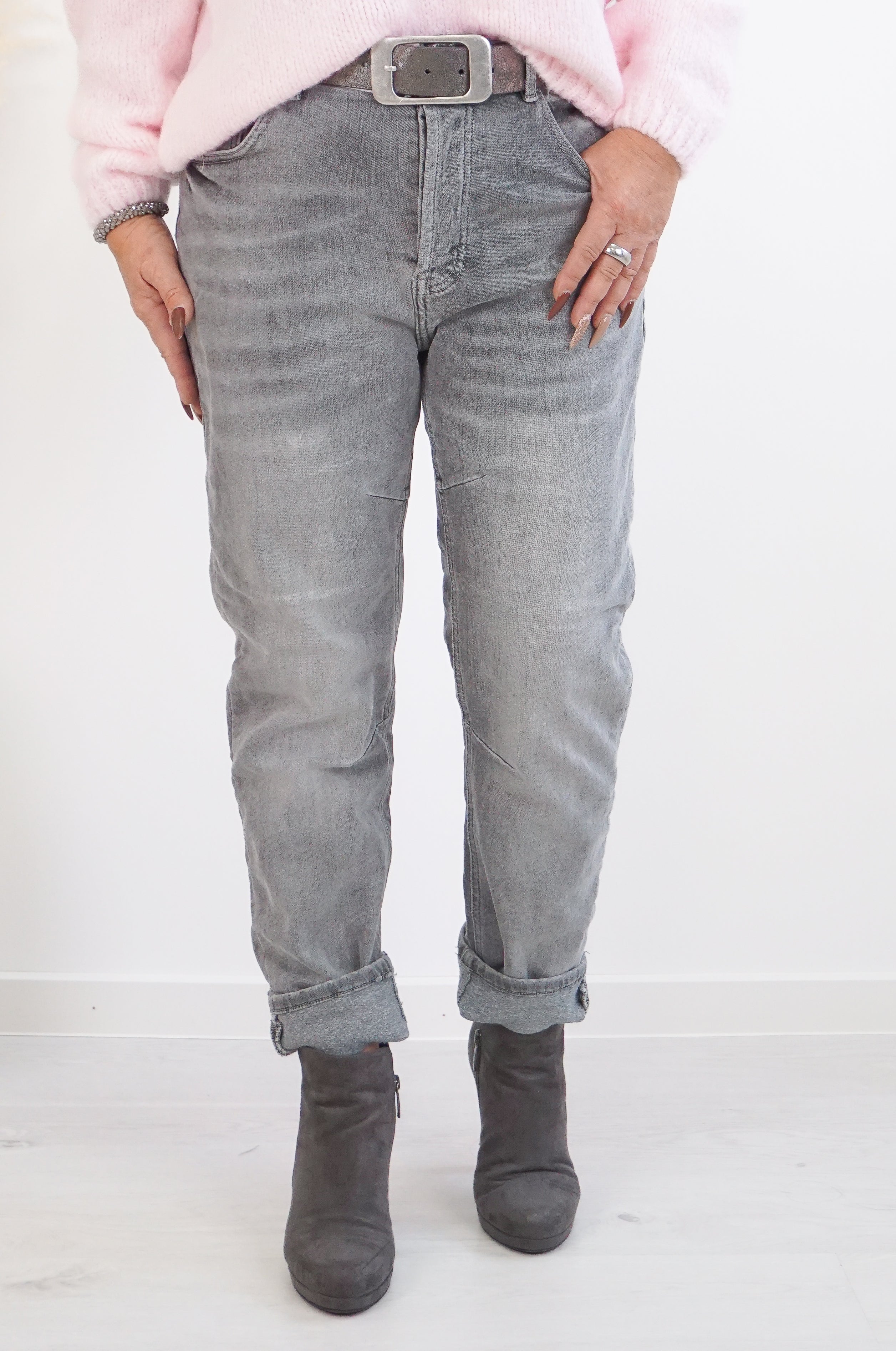 Sexy Woman Mom Jeans in grau