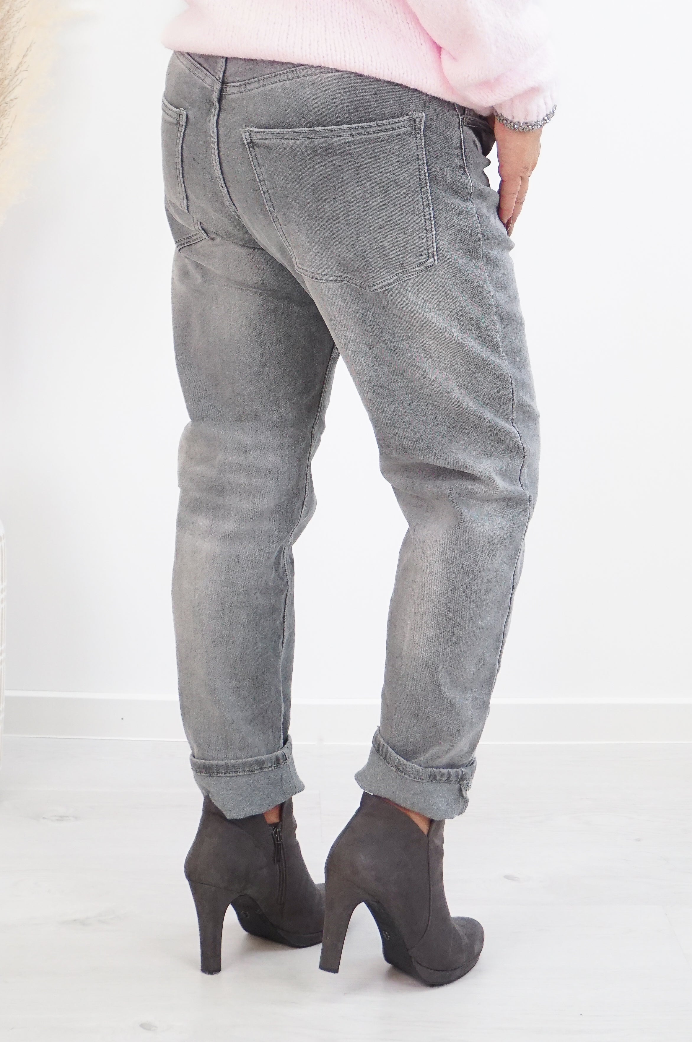 Sexy Woman Mom Jeans in grau