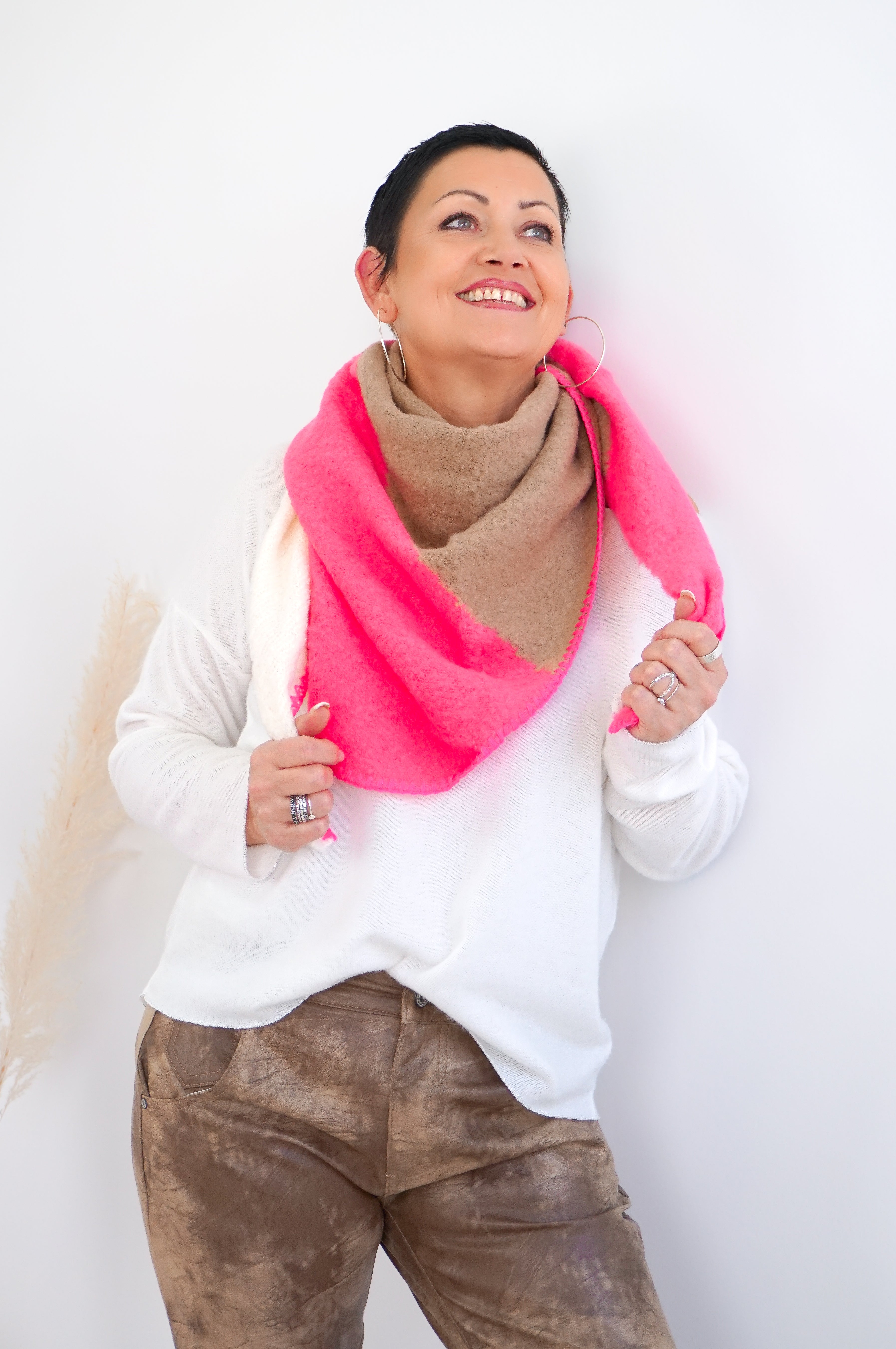 Dreiecksschal "Tricolore", creme/camel/neonpink