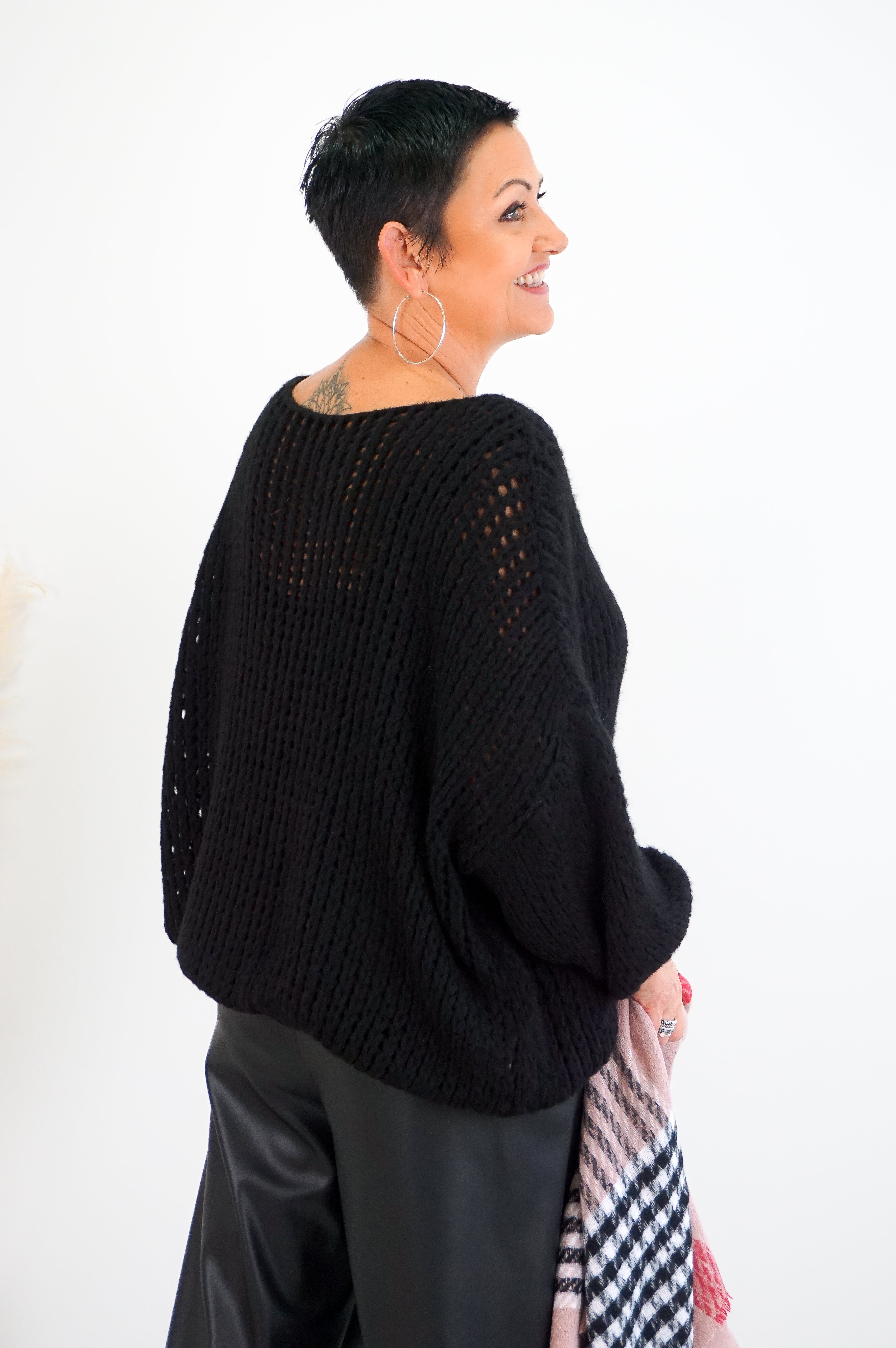 Grober Basic Strickpulli, schwarz