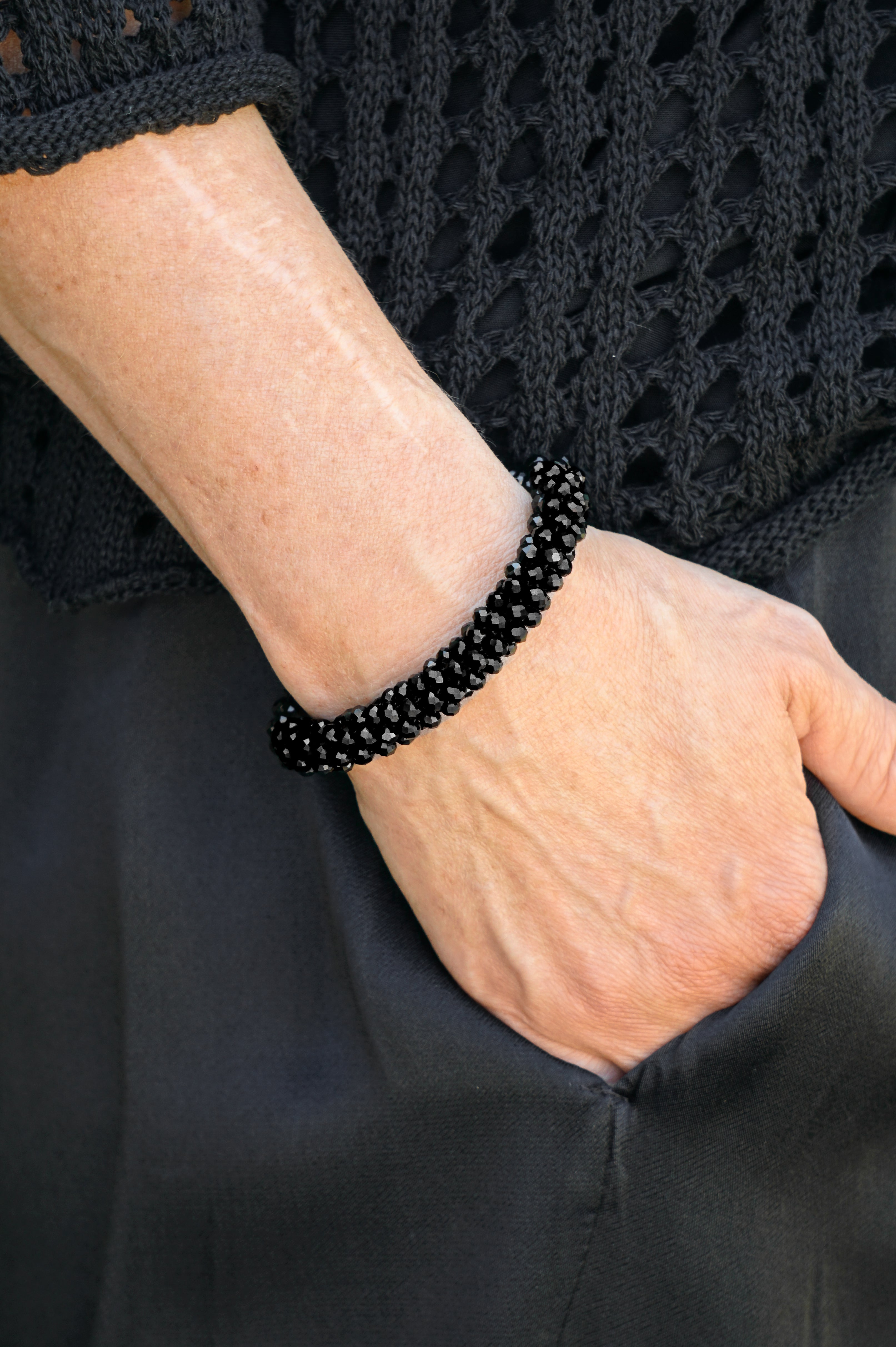Perlenarmband, schwarz