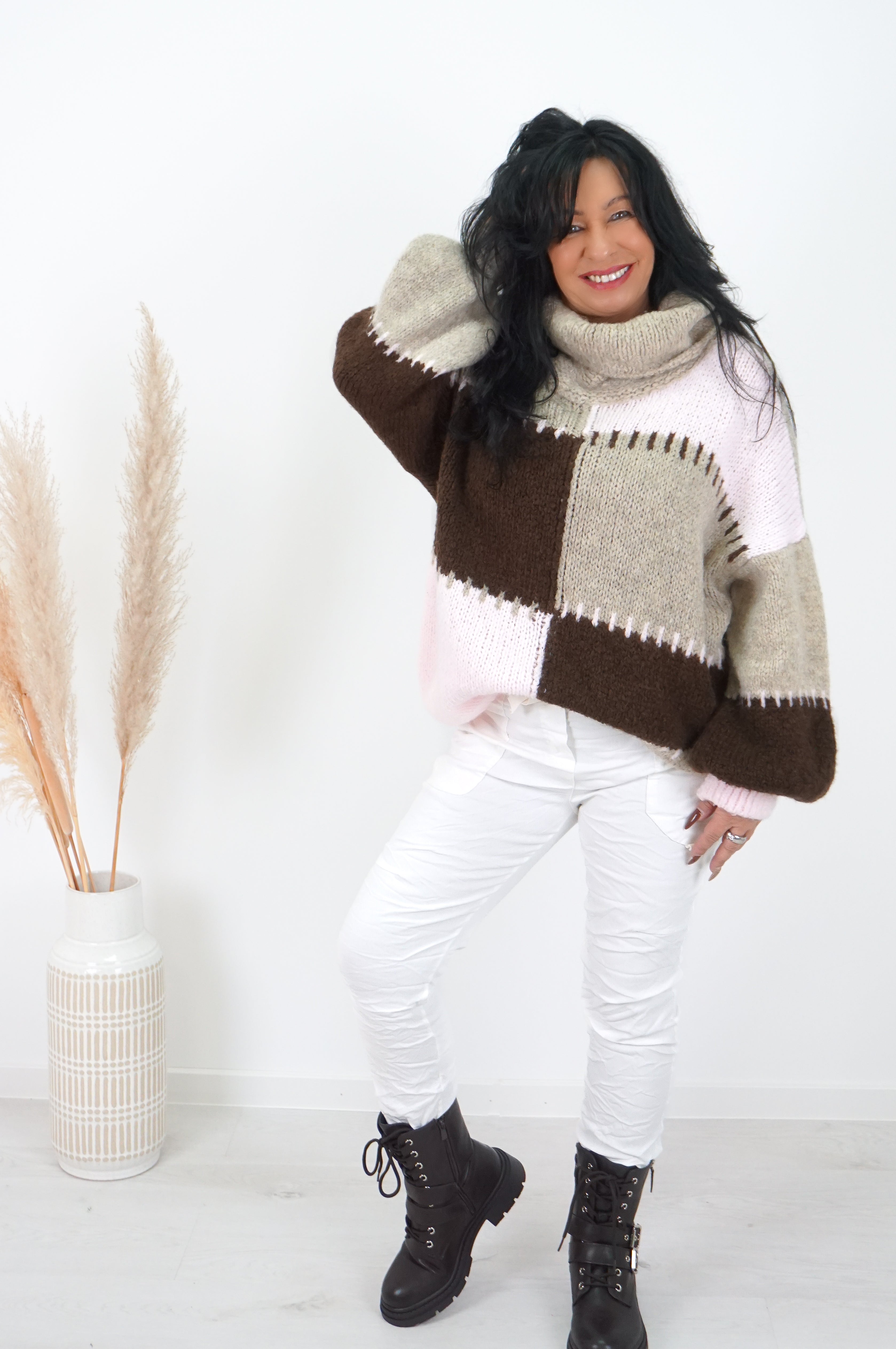 Strickpulli mit Rollkragen „Tricolore“, rosa/beige/schokobraun