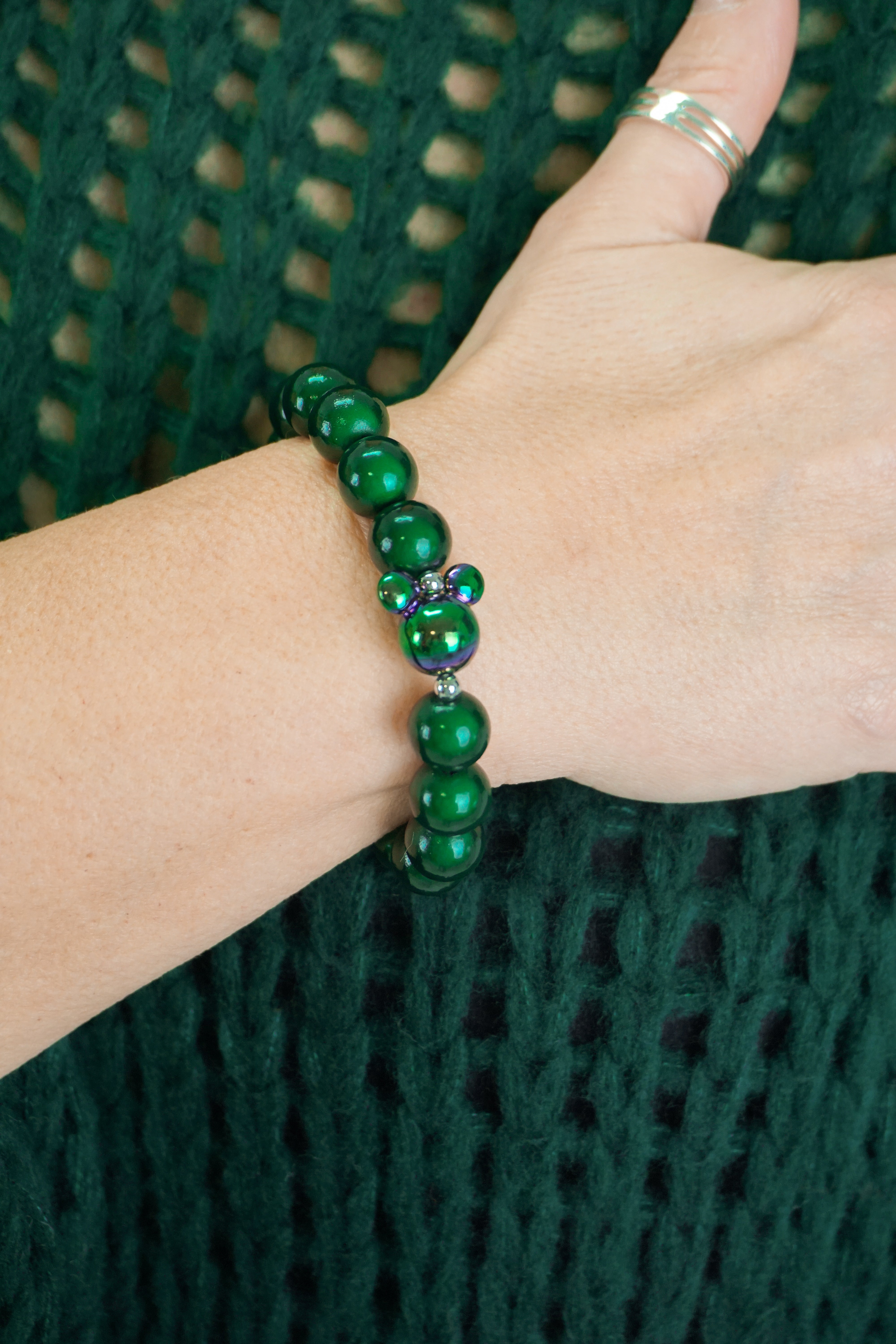 Leuchtendes Perlenarmband "Micky" dunkelgrün