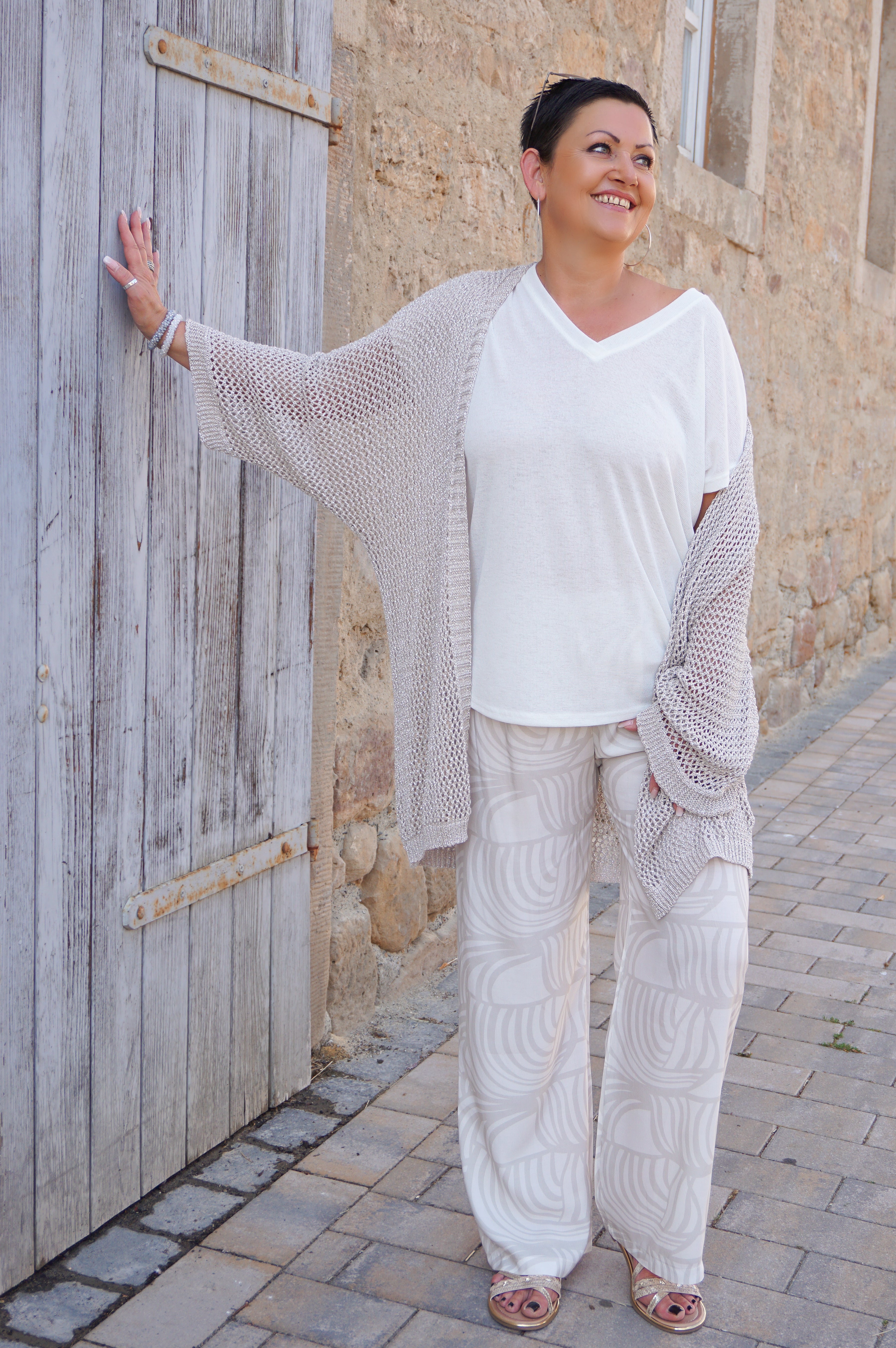 Leichte Sommerhose mit Print in hellbeige