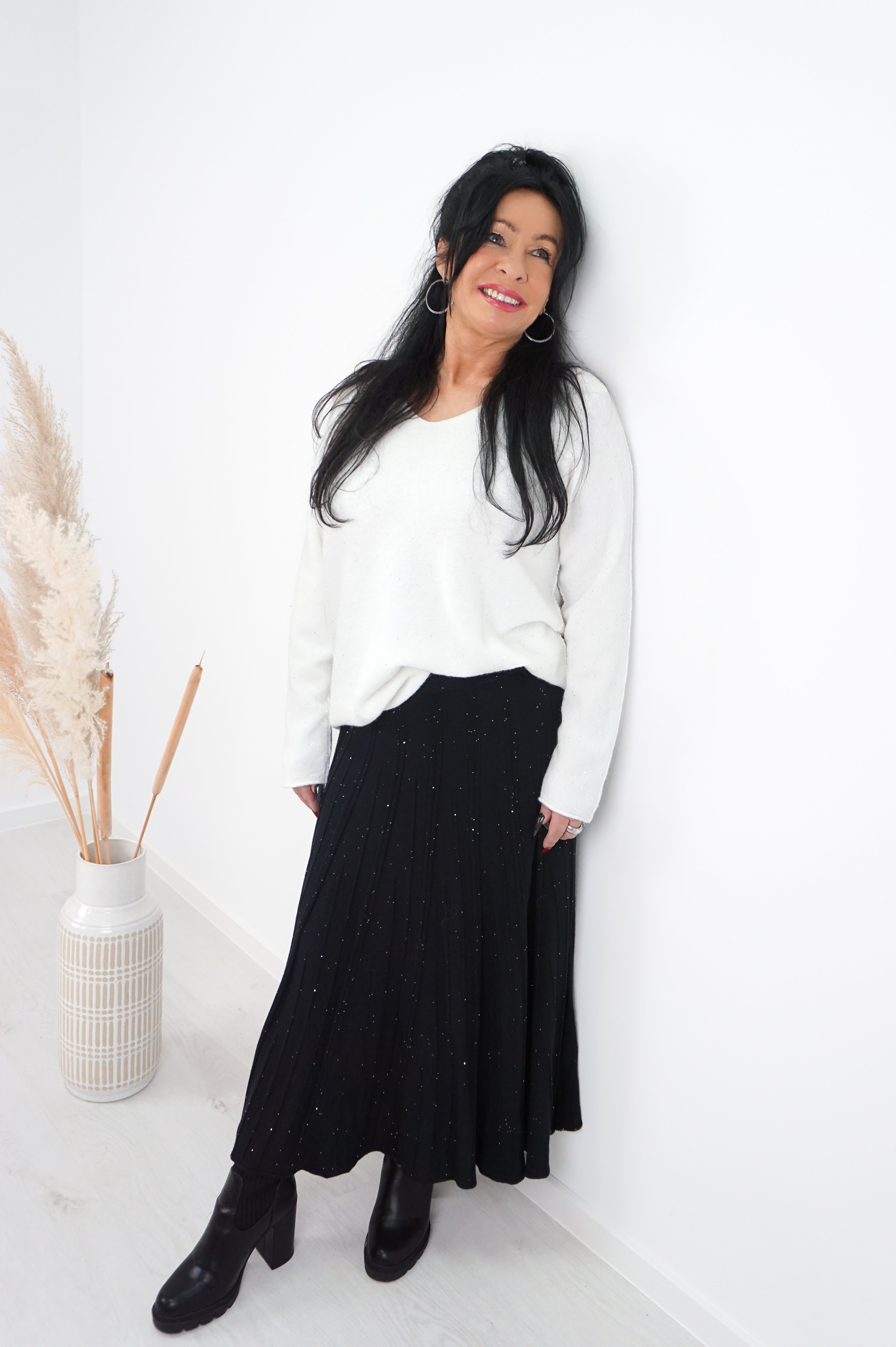 Feinstrickpulli mit eingearbeiteten Pailletten, Off white