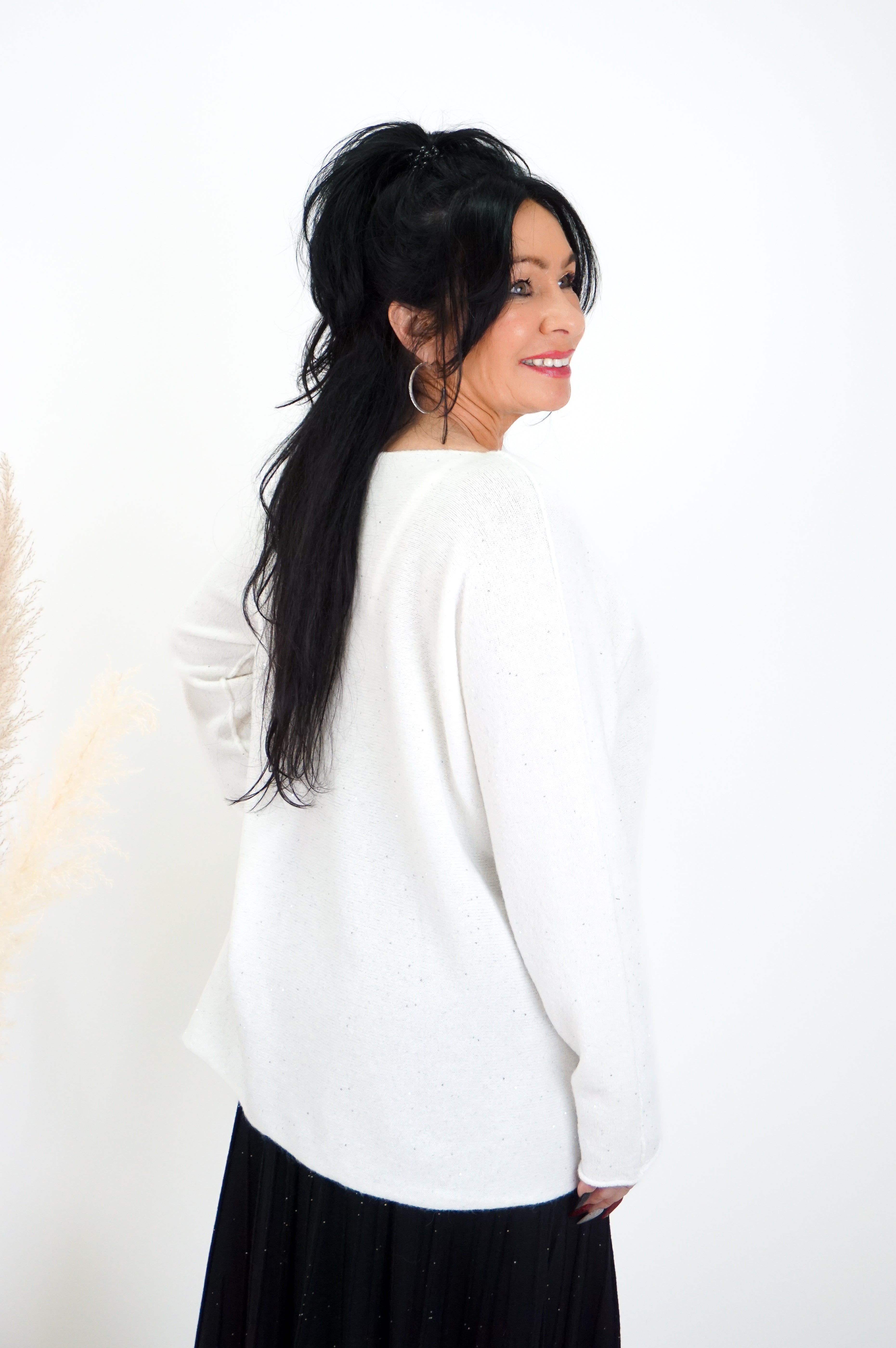 Feinstrickpulli mit eingearbeiteten Pailletten, Off white