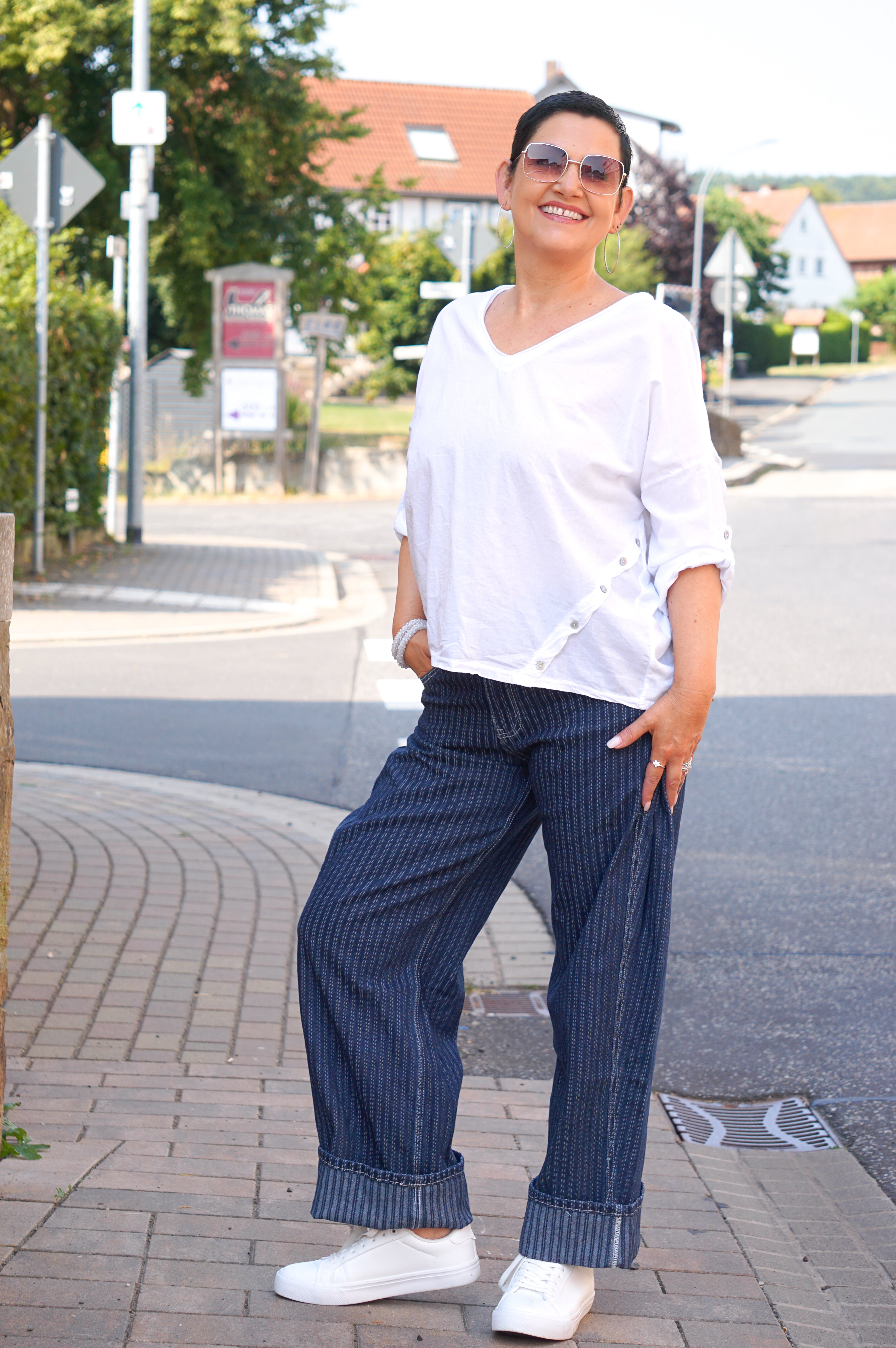 Langarmshirt mit Zierknöpfen, Weiß