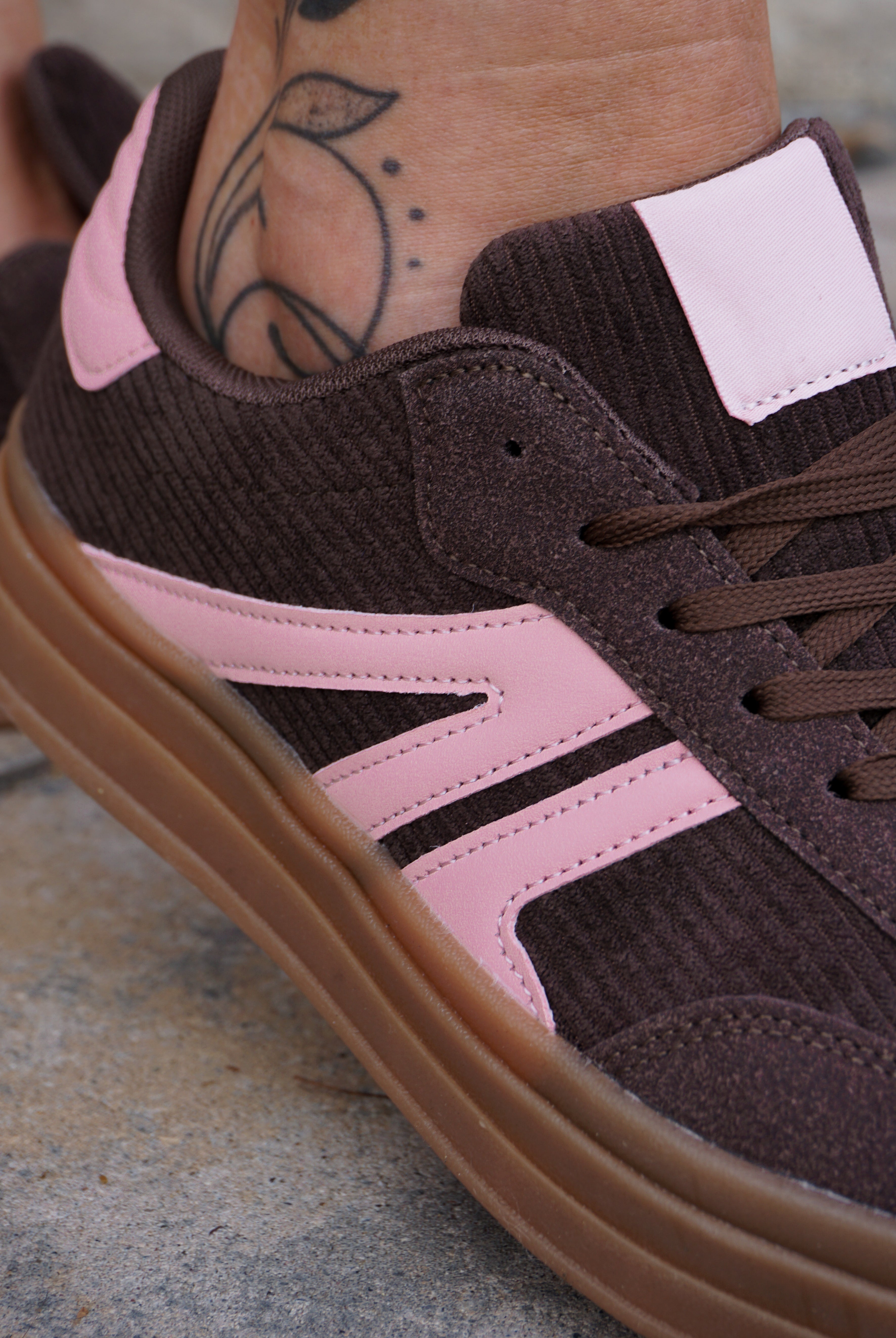 Sneaker Cord, schokobraun/rose
