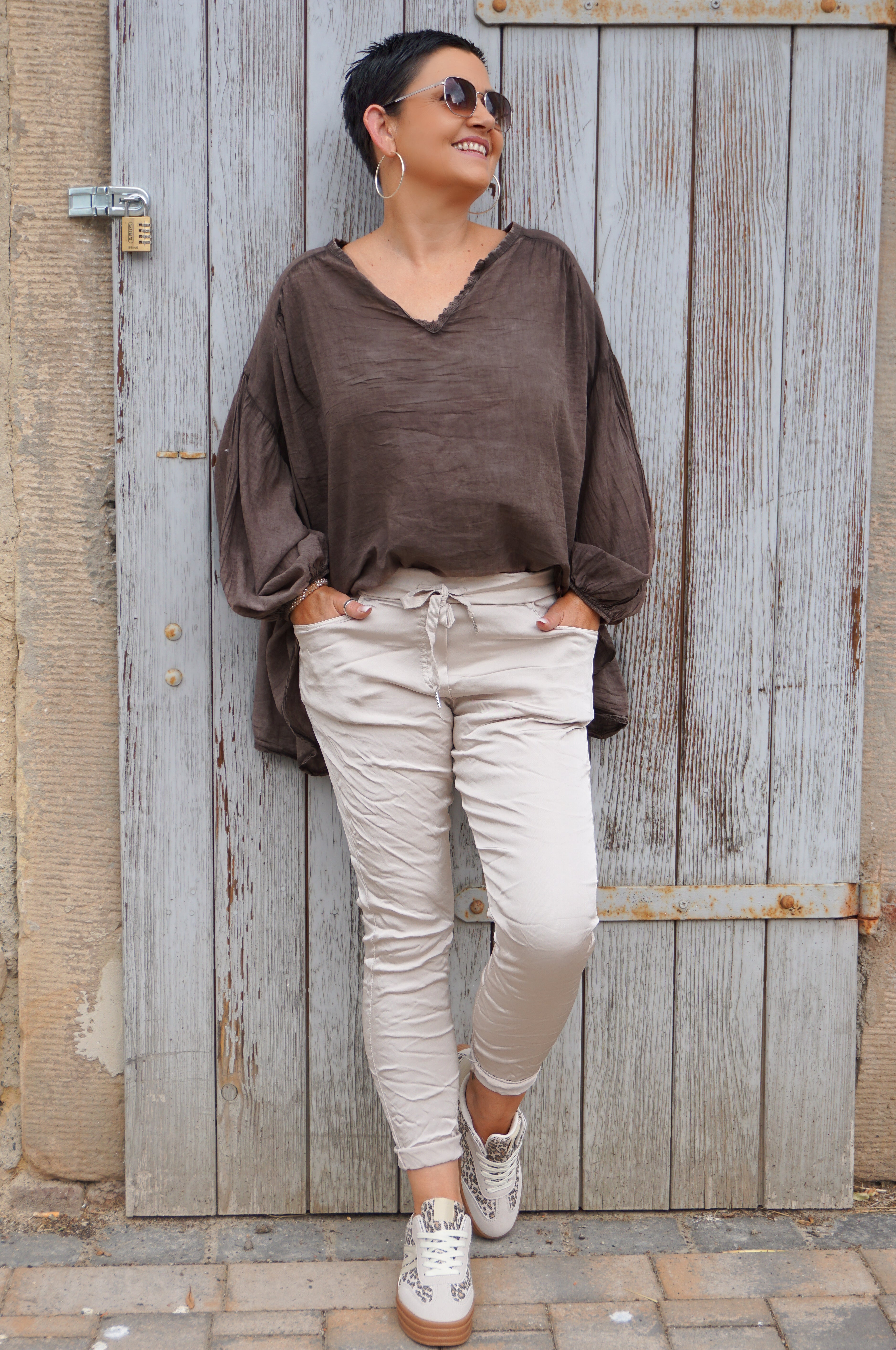 Leichte oversize Bluse mit weiten Ärmeln, schokobraun