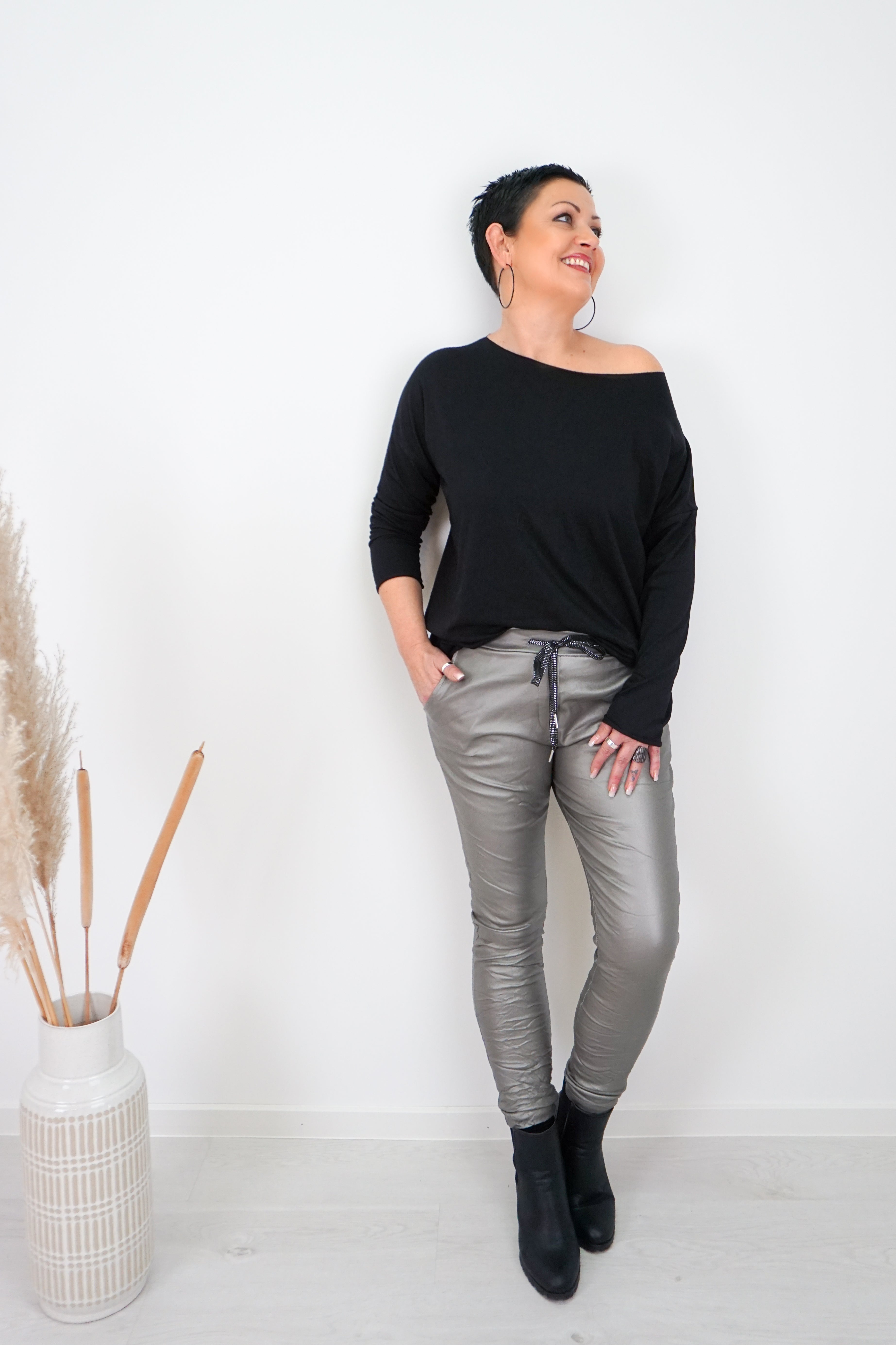 Basic Langarmshirt, schwarz