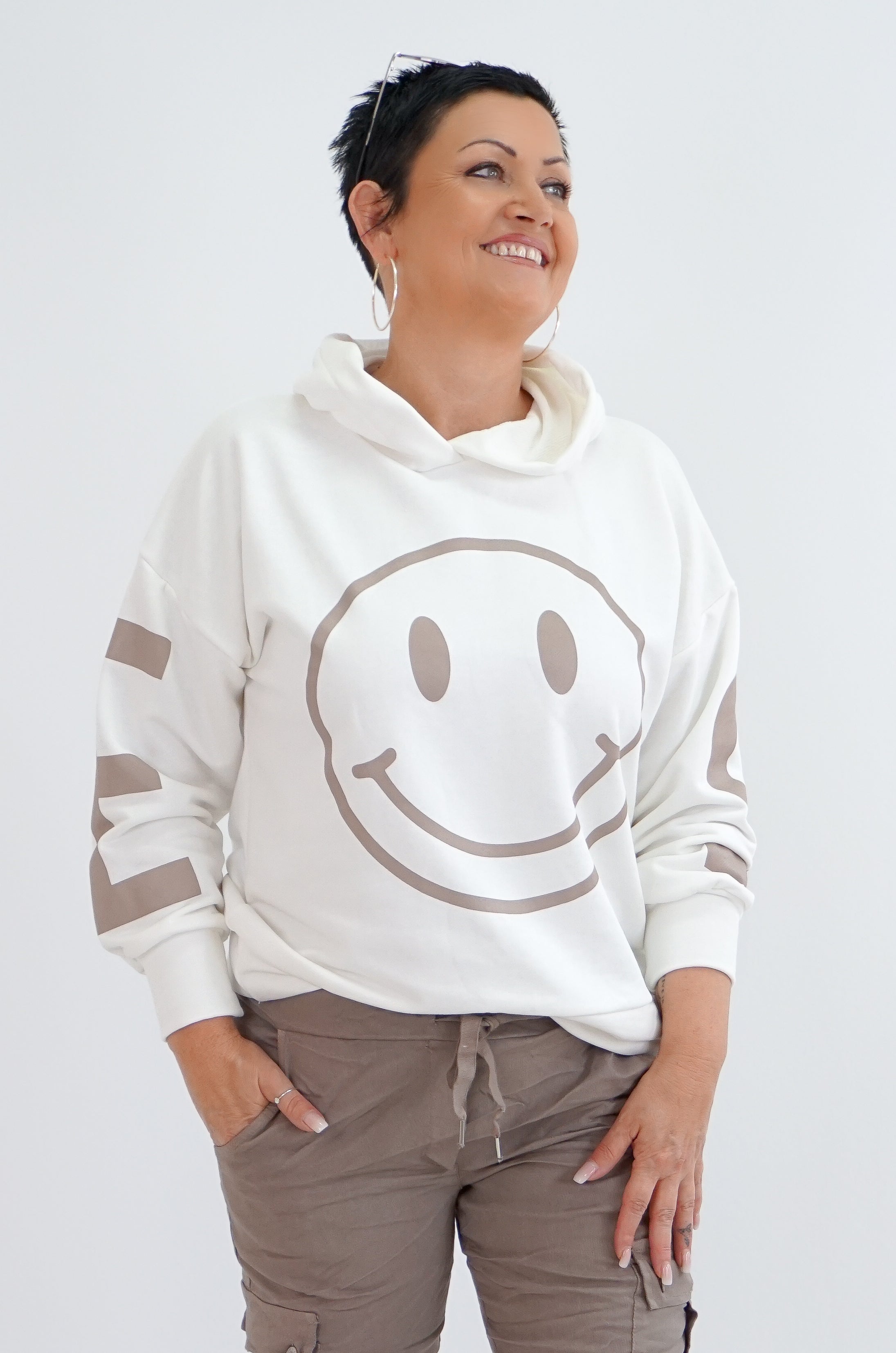 Hoodie "SMILE", off white/taupe