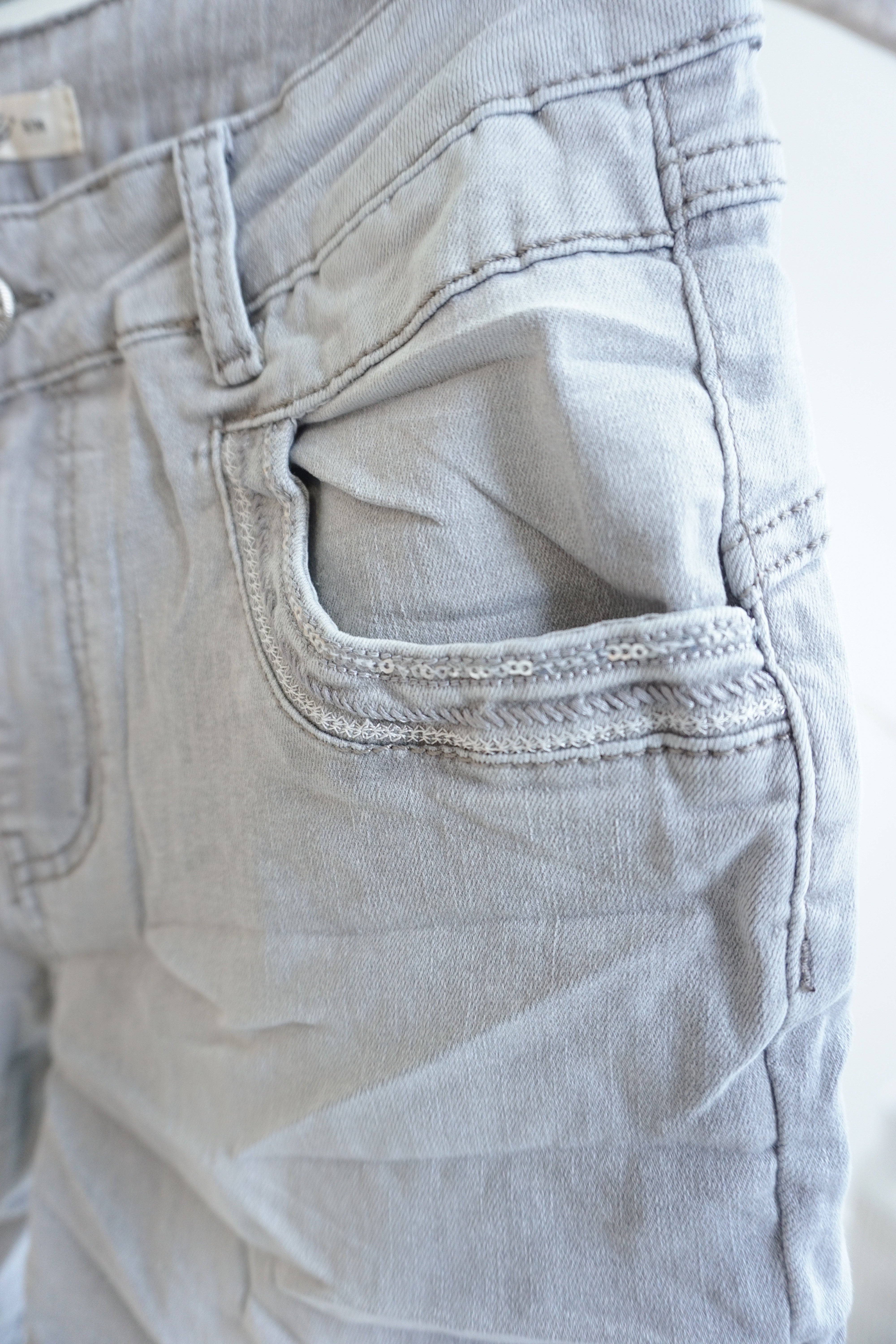 Zweite Wahl - 3/4 Jeans 210522 in grau - Vom Umtausch ausgeschlossen