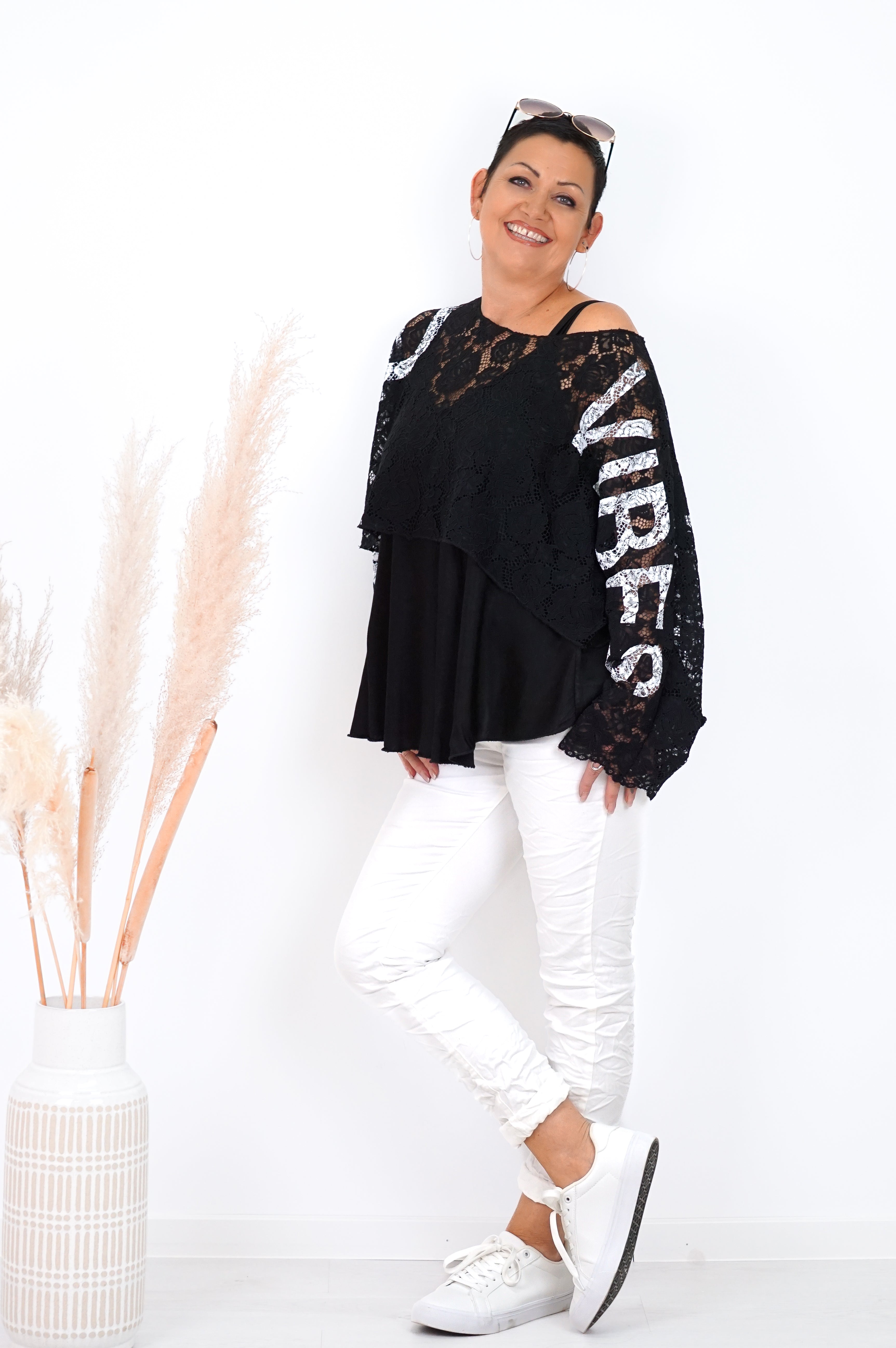 Cropped Spitzenshirt "GOOD VIBES", schwarz