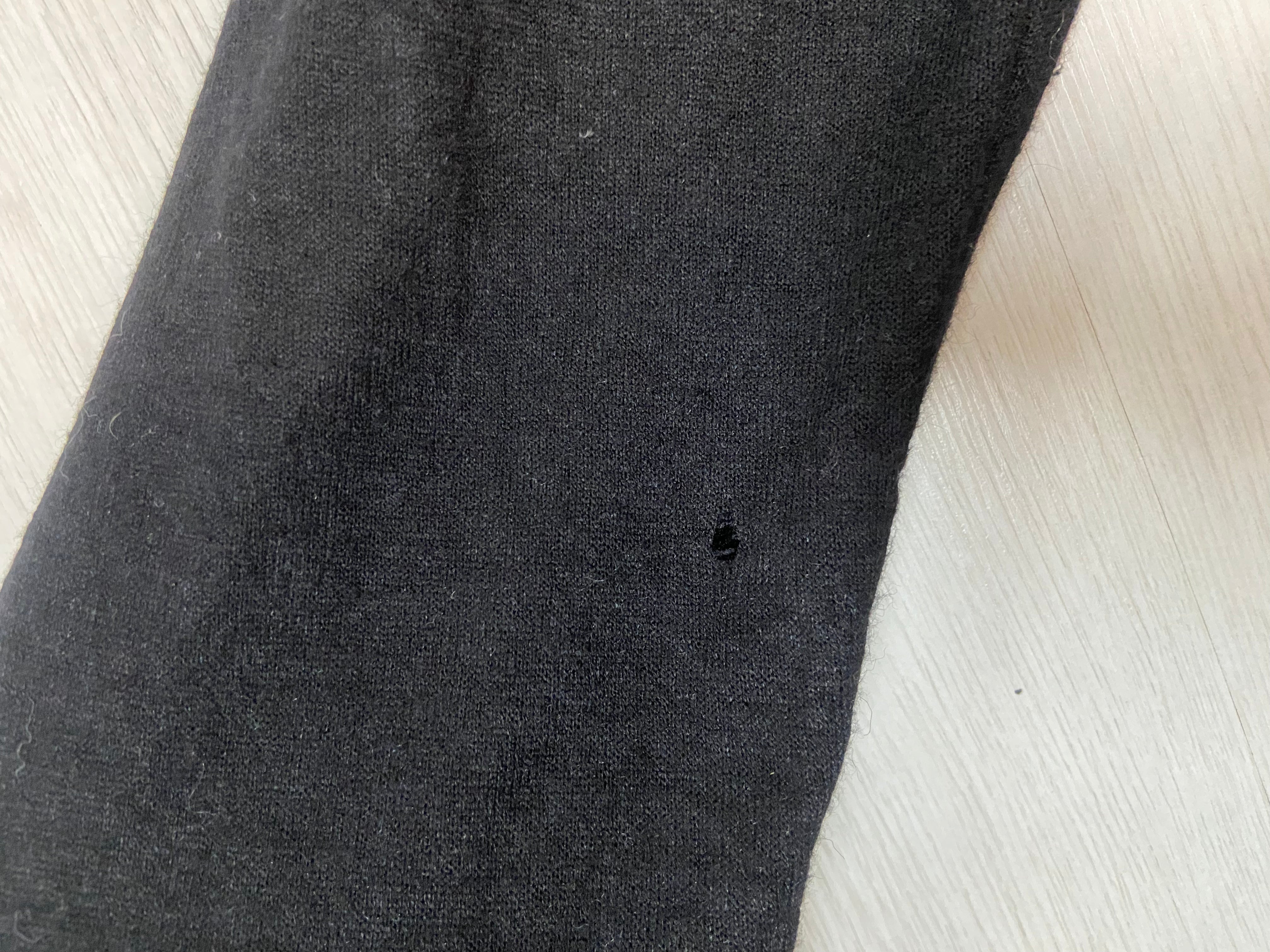 Zweite Wahl - Feinstrickpulli "Totenkopf" in schwarz - Vom Umtausch ausgeschlossen