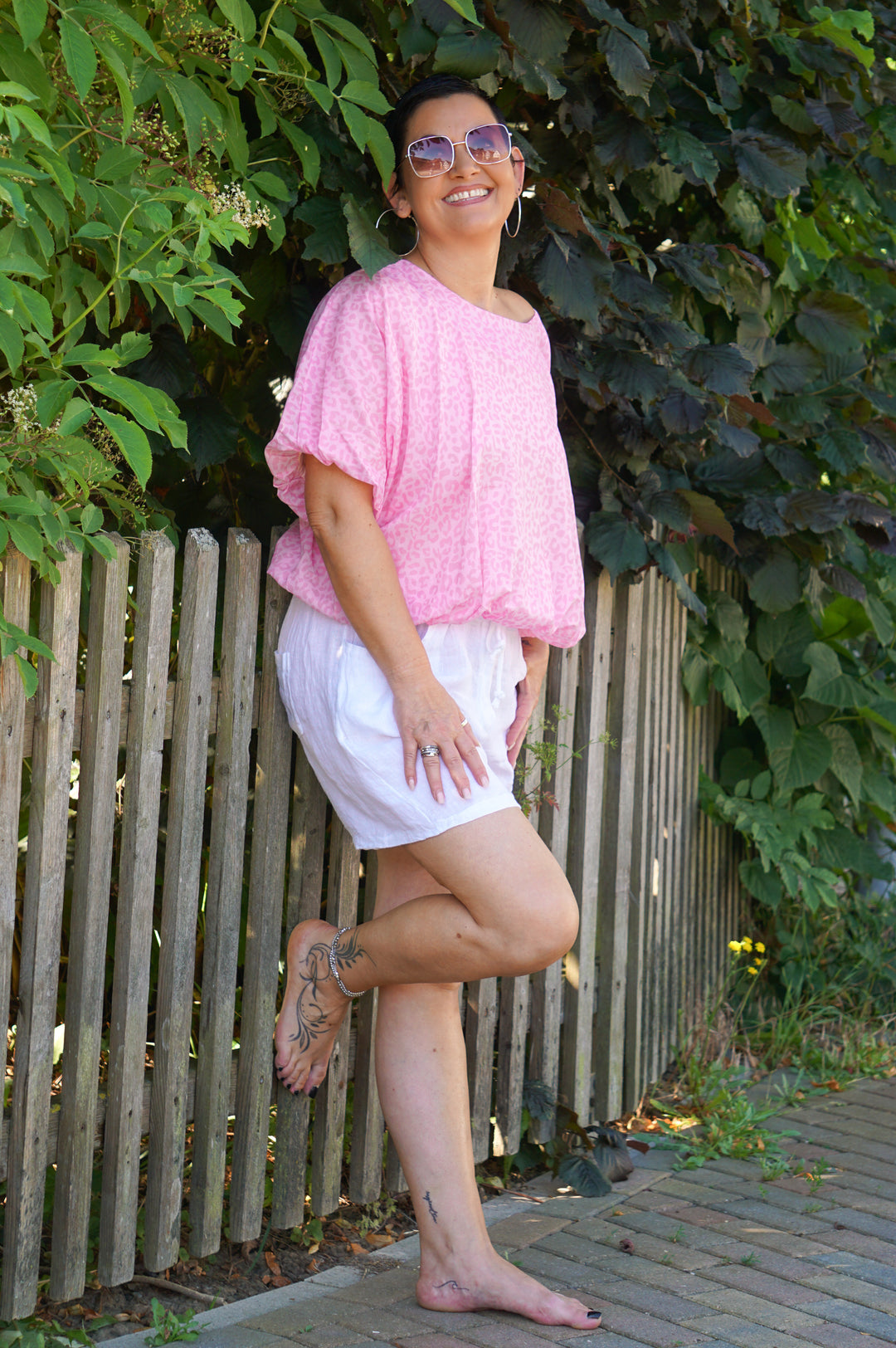 Ballon T-Shirt mit Leo Print, rosa