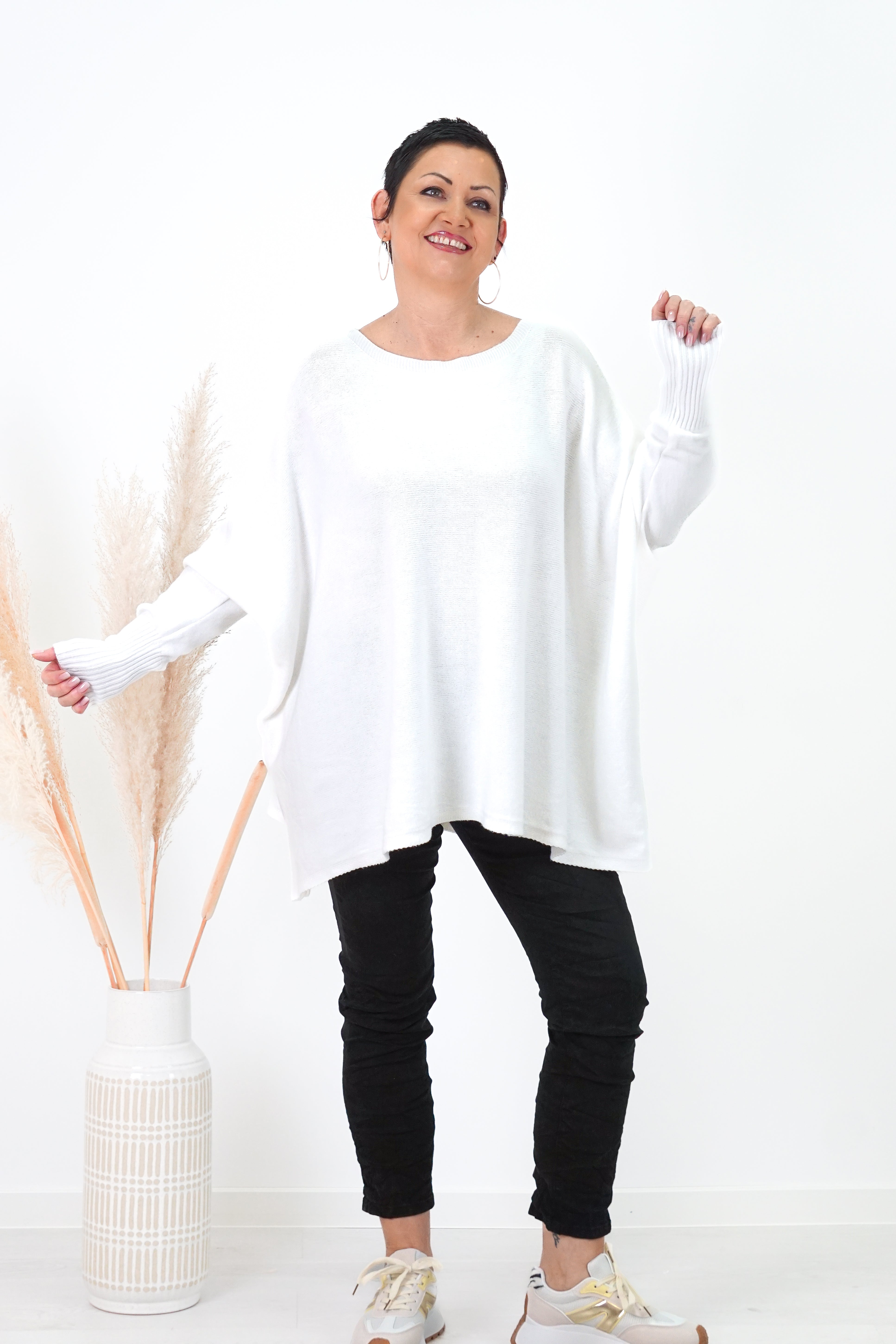 Weiter Feinstrickpulli "GOOD VIBES", weiß