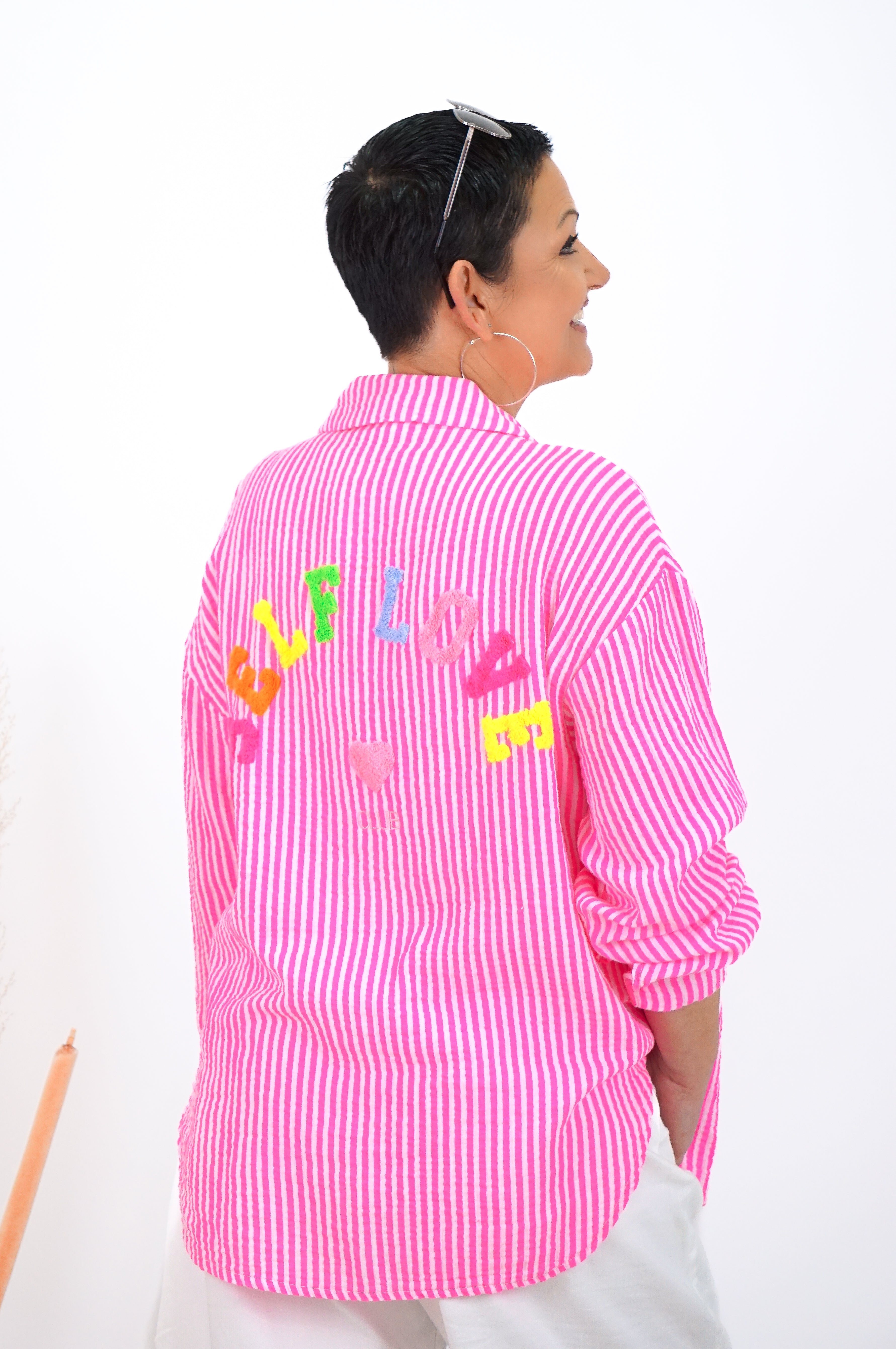 Gestreiftes Musselin Hemd "SELF LOVE", pink