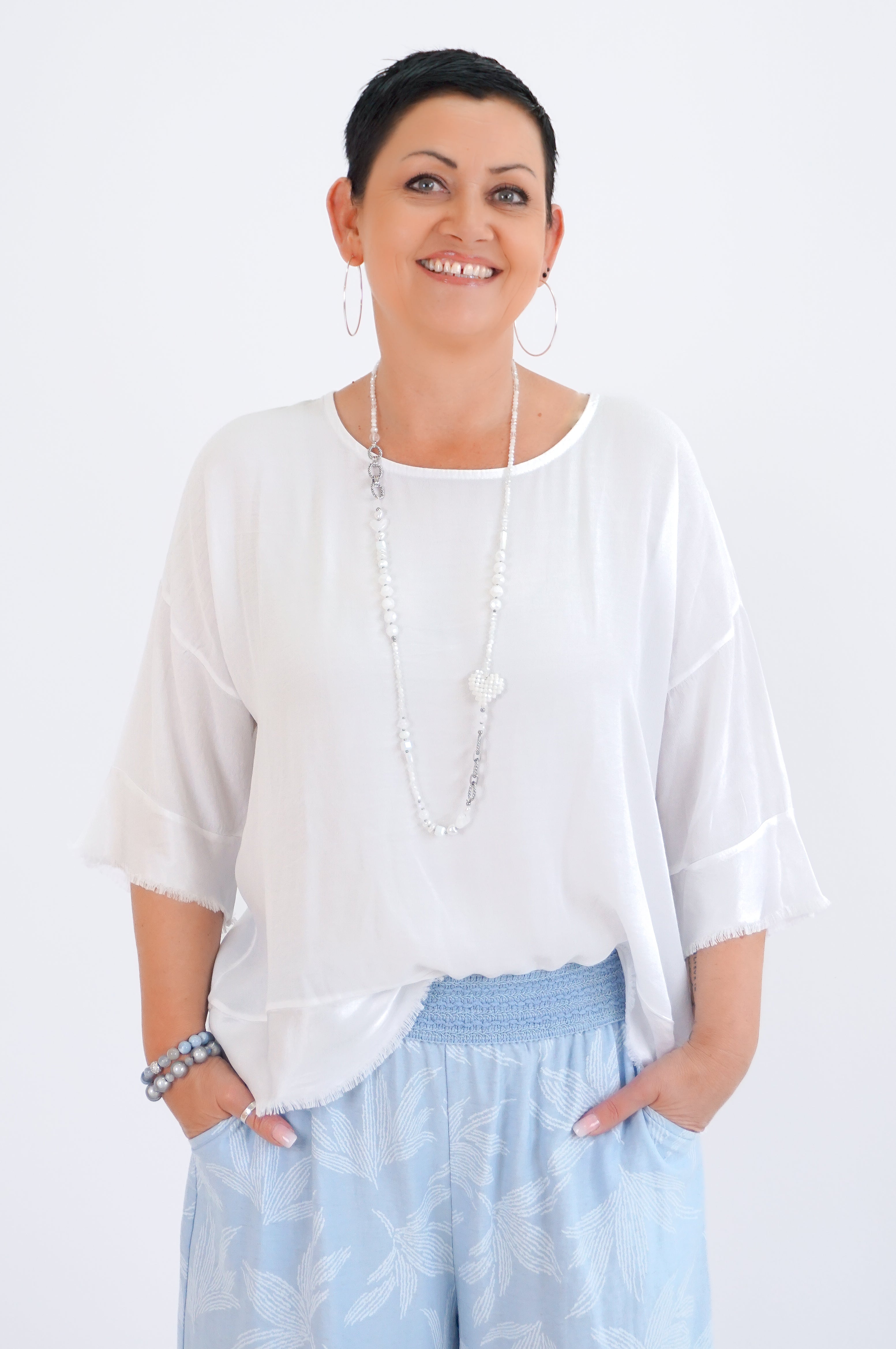 Blusenshirt mit Satin Details, weiß