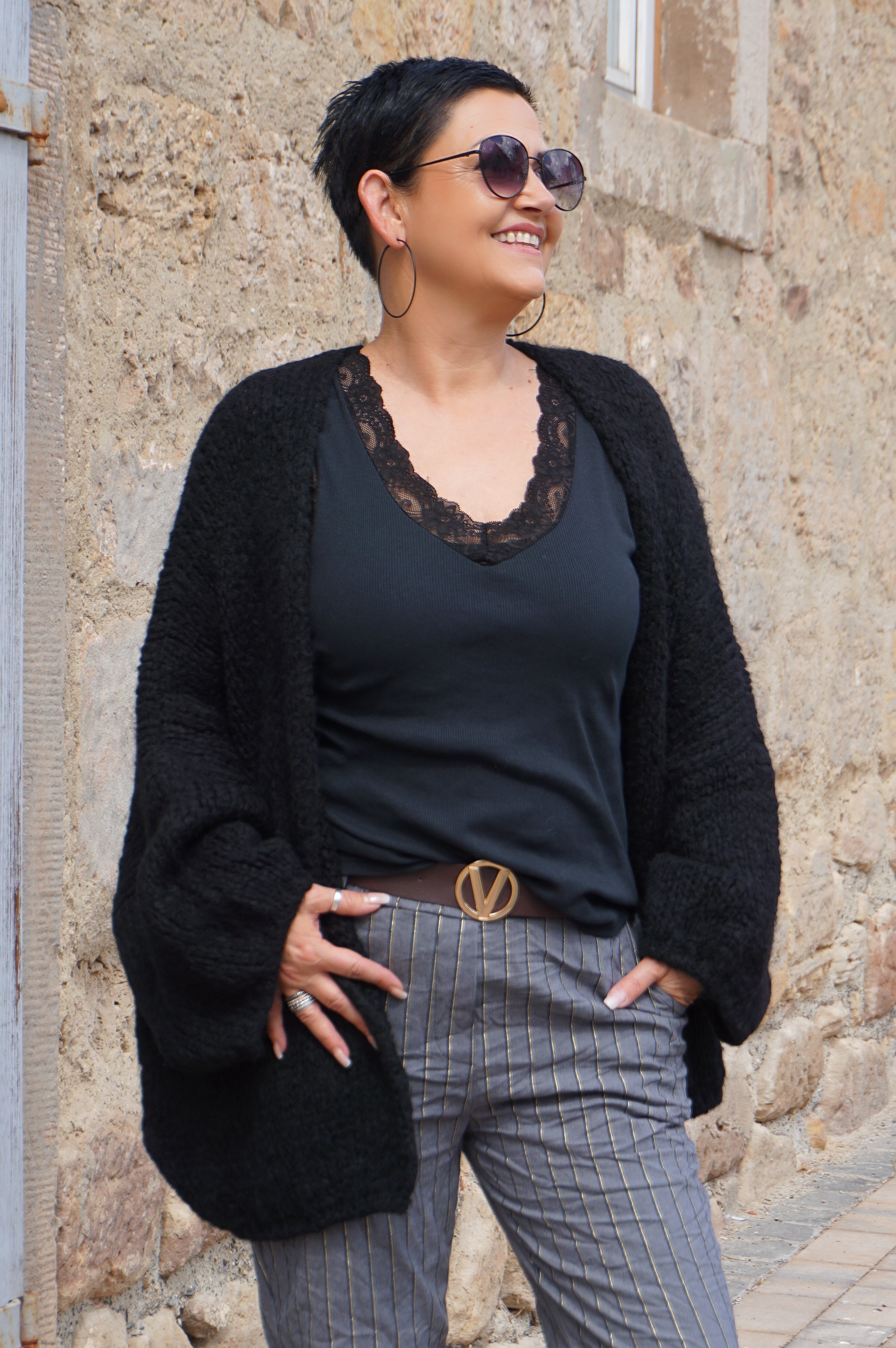 Basic Grobe Strickjacke mit offenem Fall, schwarz