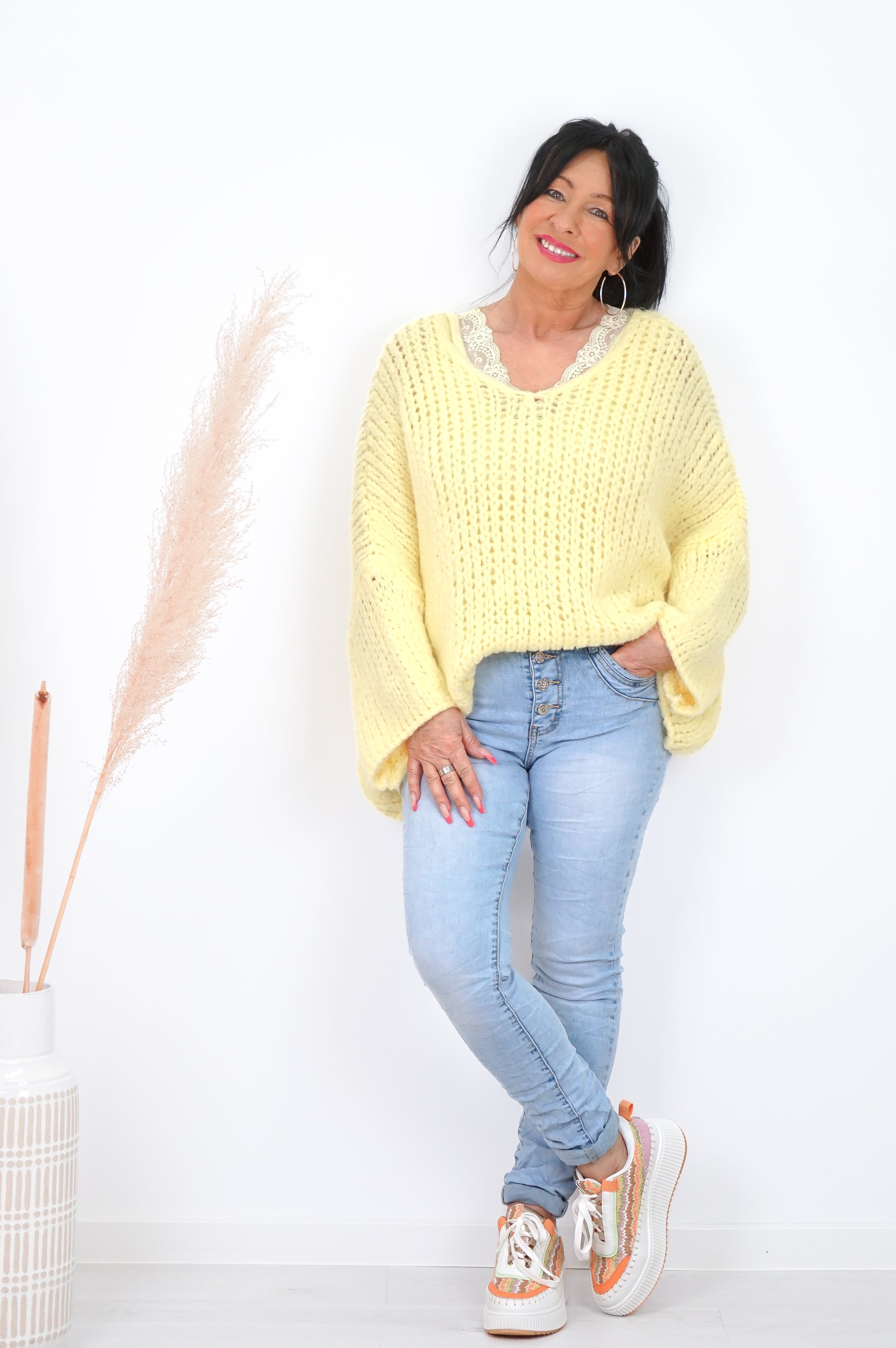 Grober Basic Strickpulli, pastellgelb