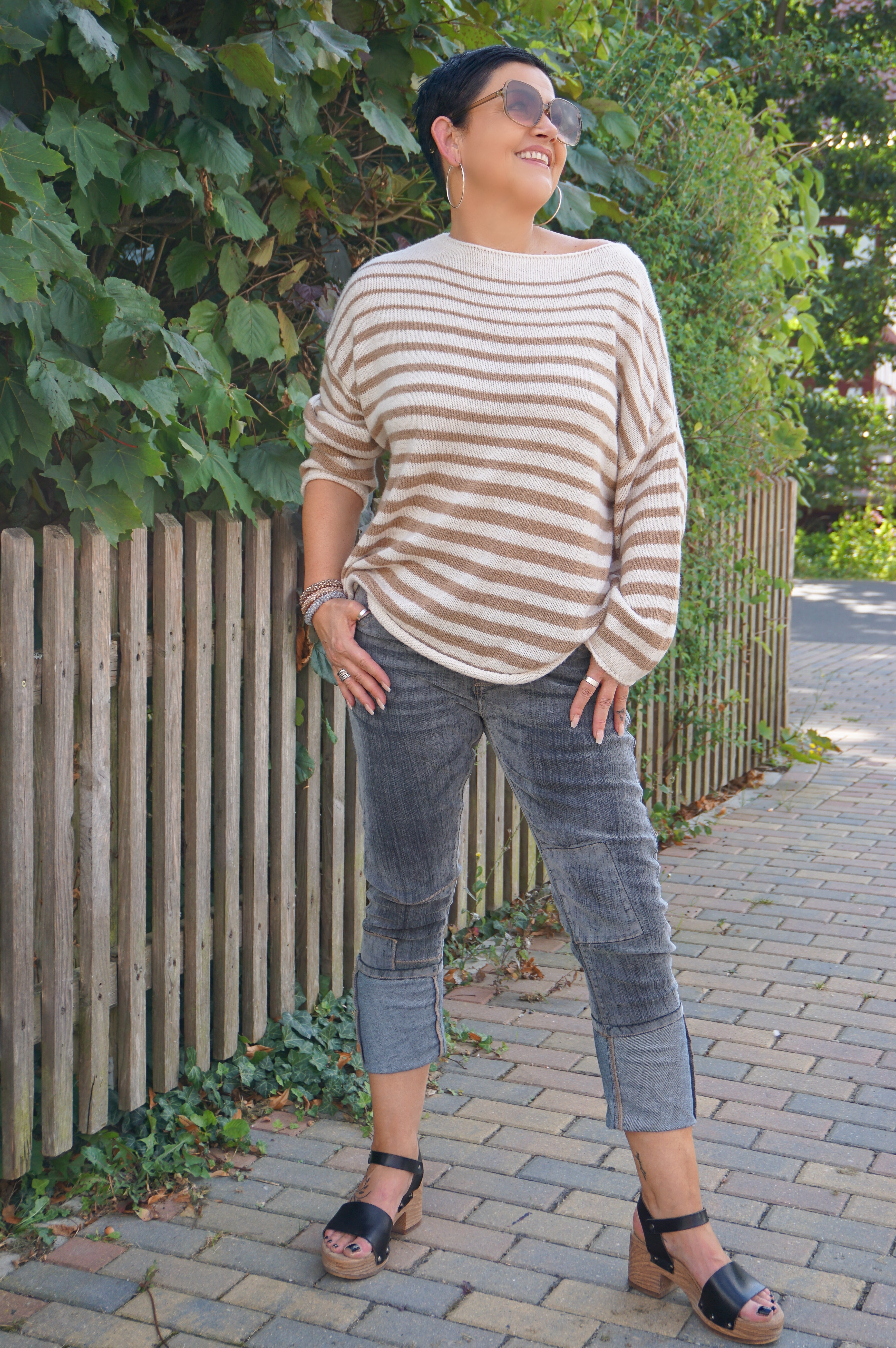 Strickpulli mit Streifen in camel, beige