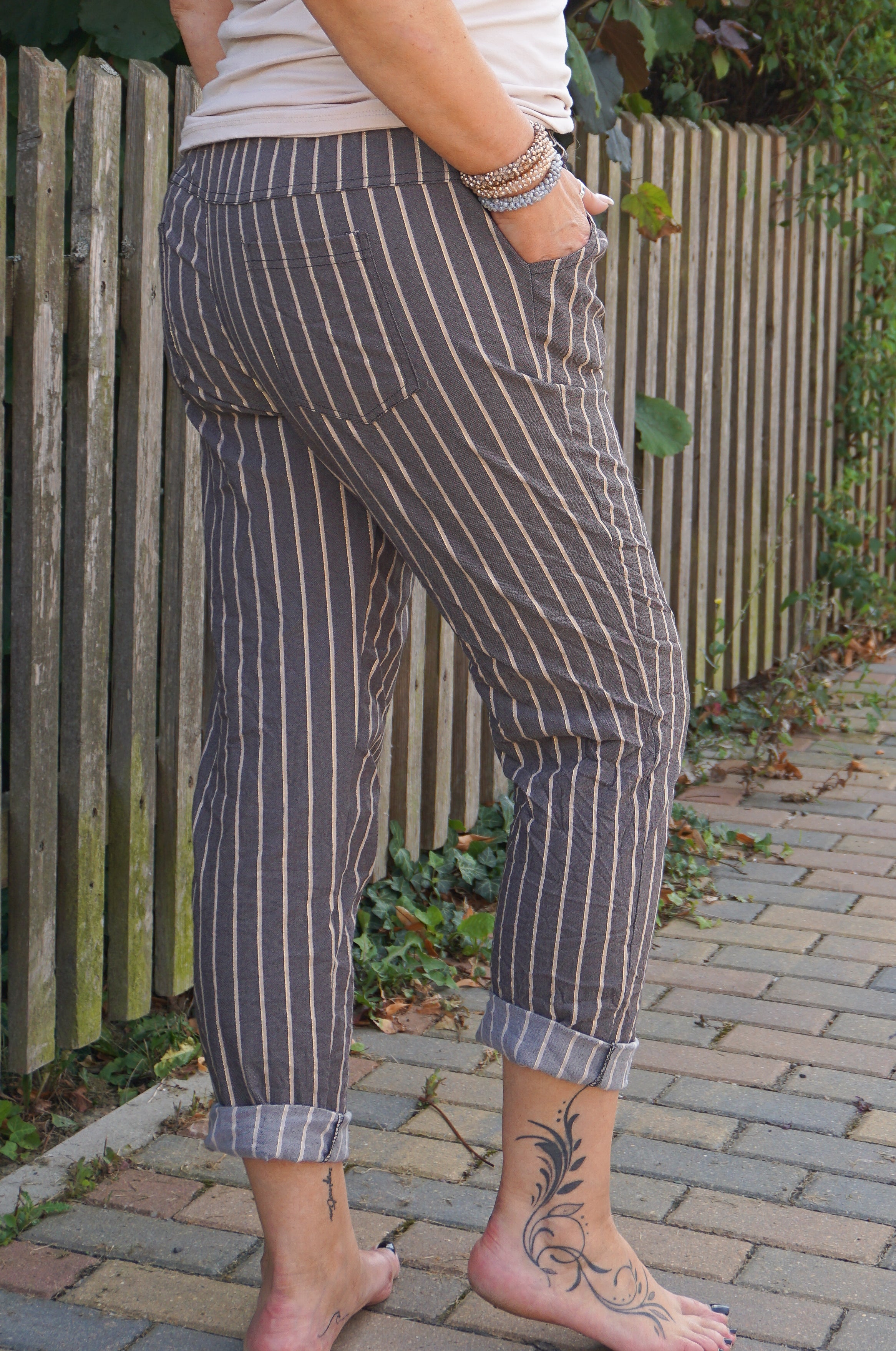 Jogpant mit Gürtel "golden Stripes", dunkelbraun/beige